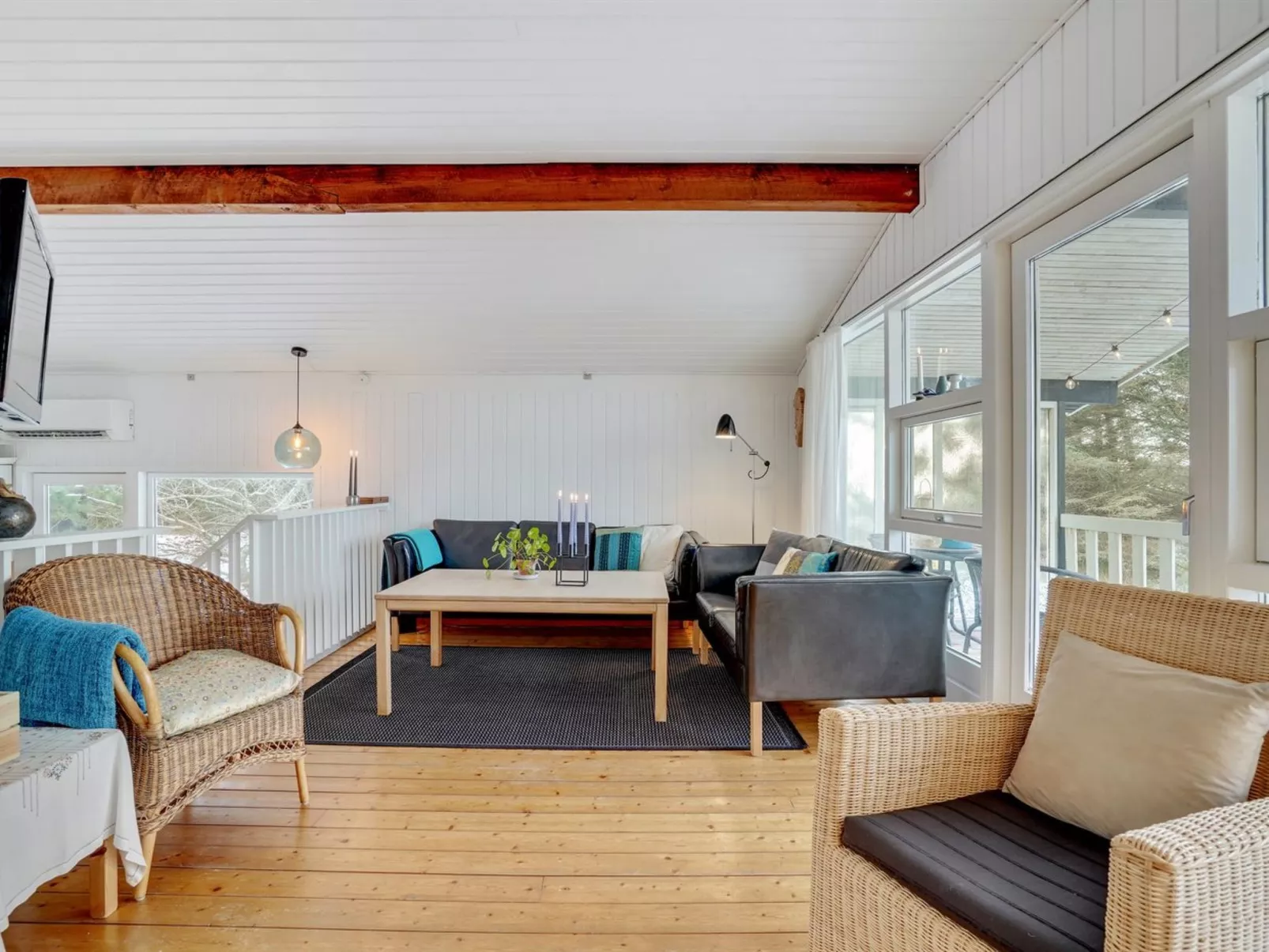 "Freda" - 100m to the fjord-Inside