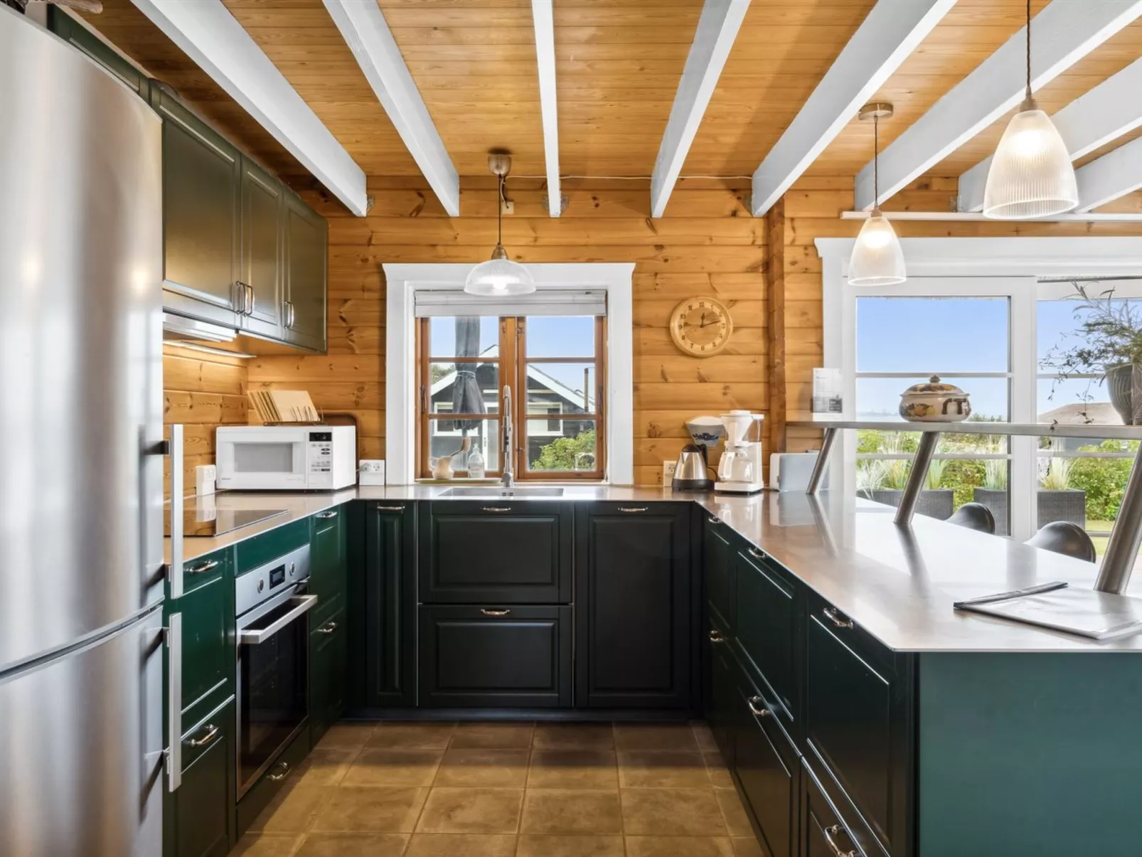 "Ginnie" - 300m from the sea-Inside