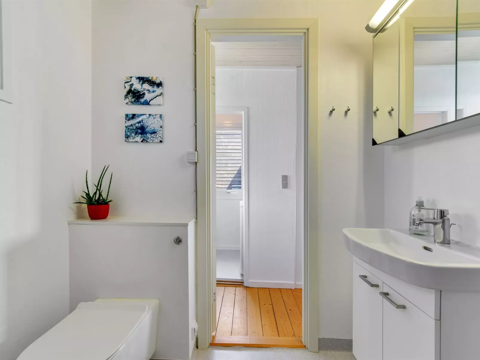 "Axeln" - 300m to the fjord-Inside