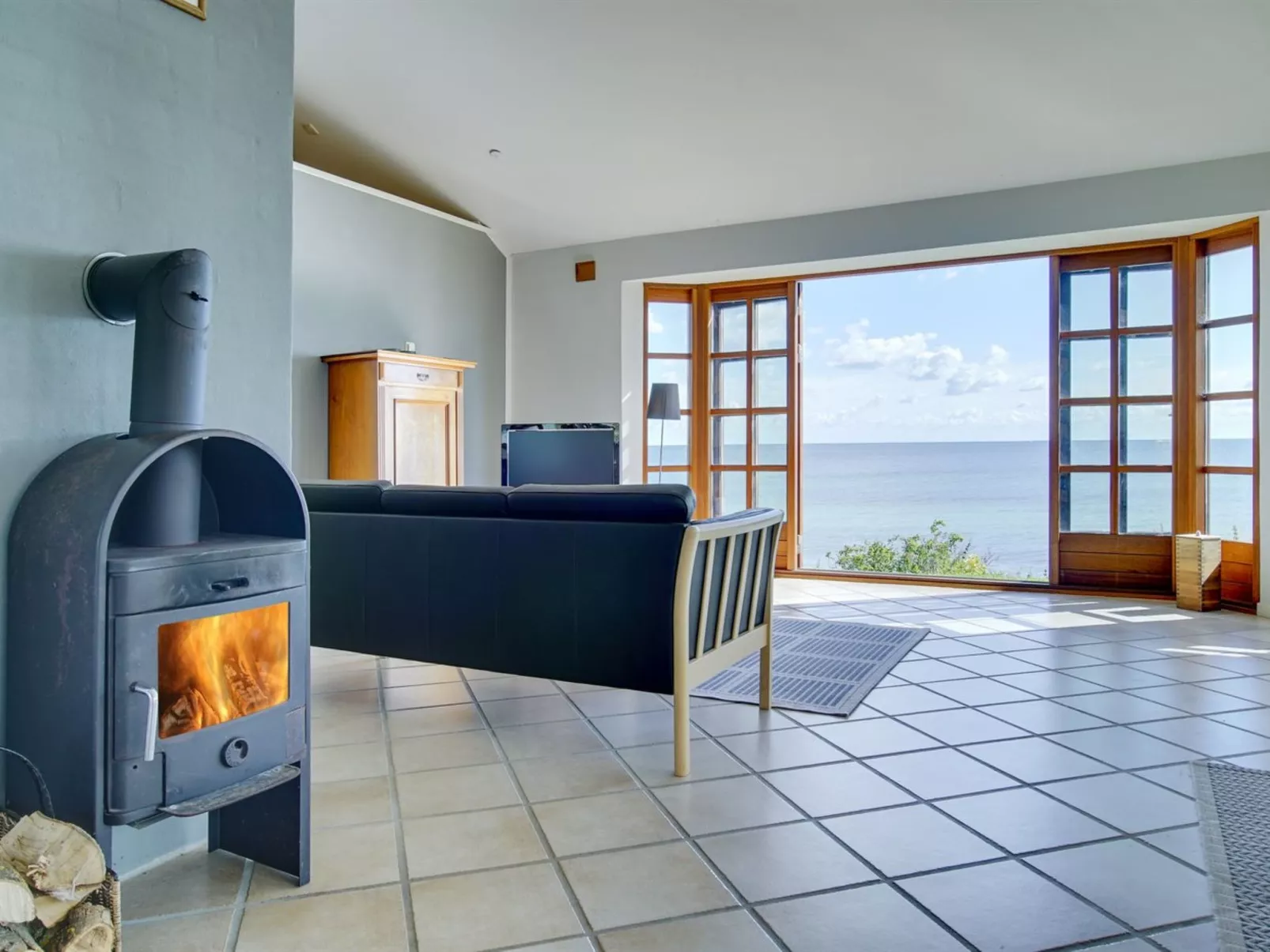 "Botmar" - 10m from the sea-Dedans