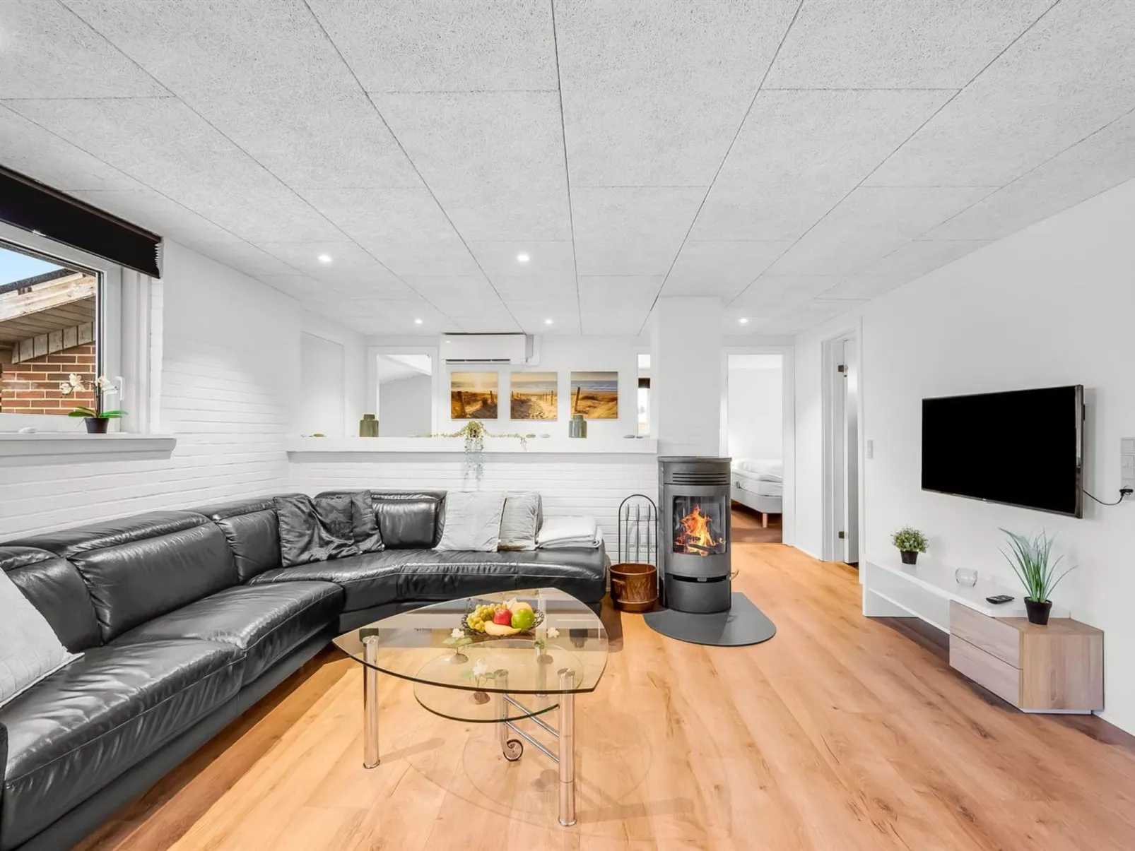 "Sissan" - 900m from the sea-Drinnen