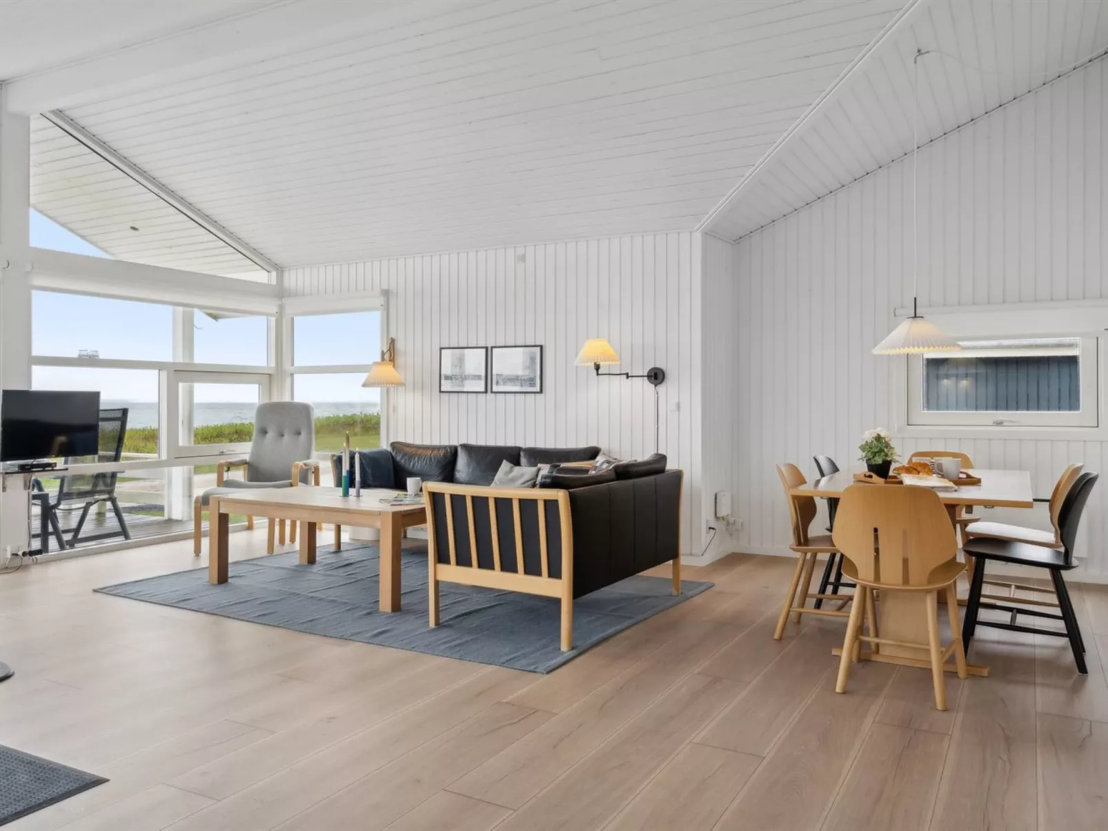 "Arnwith" - 20m from the sea-Inside