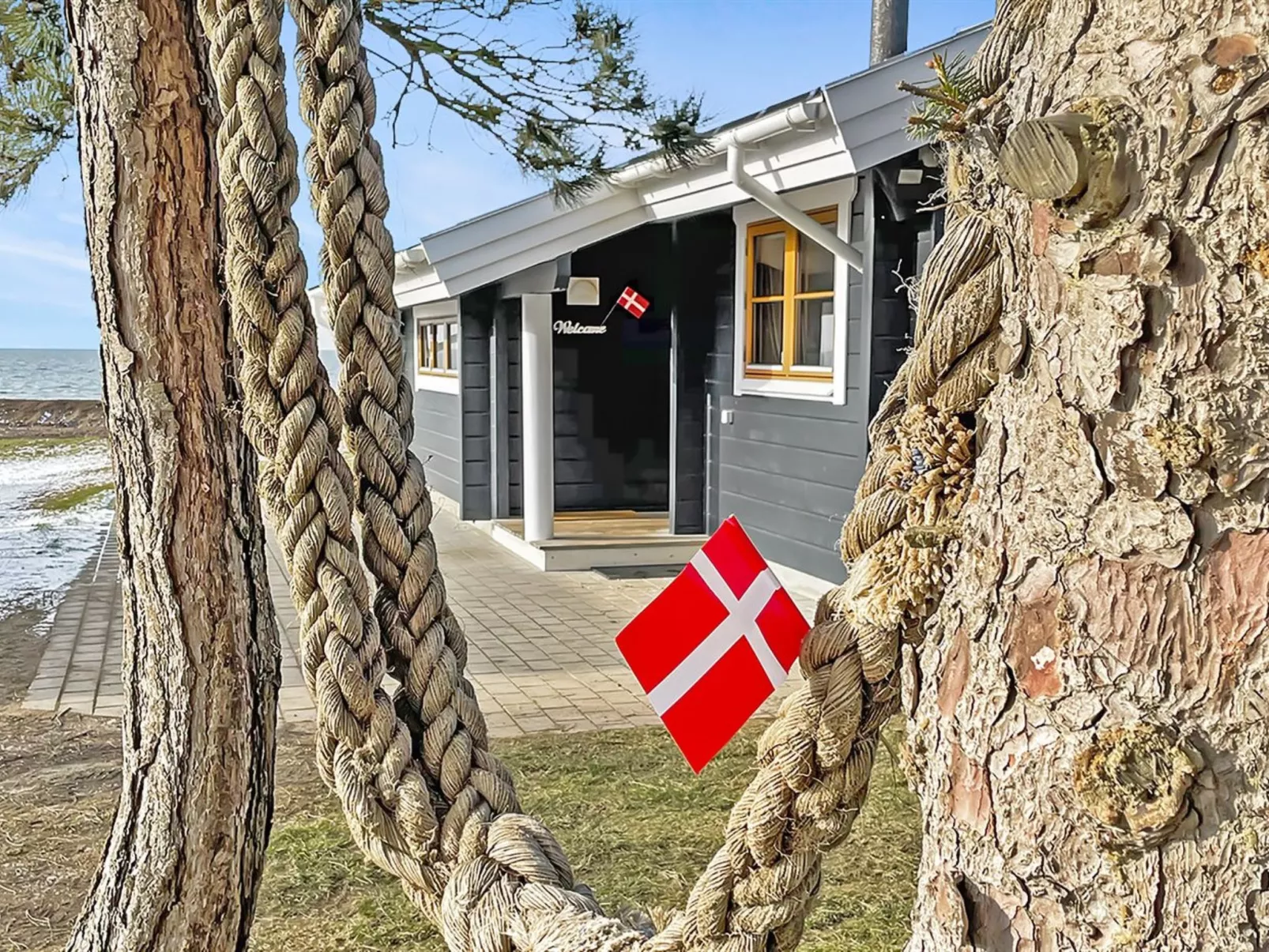 "Stacie" - 10m from the sea-Draußen