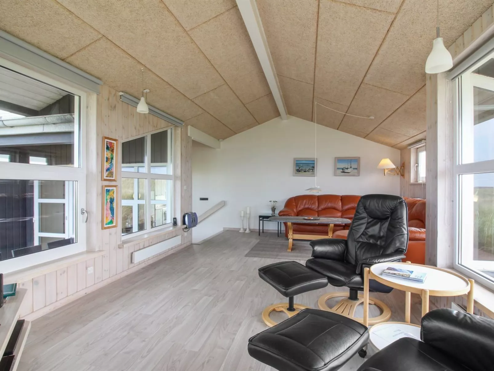 "Edwin" - 400m from the sea-Inside