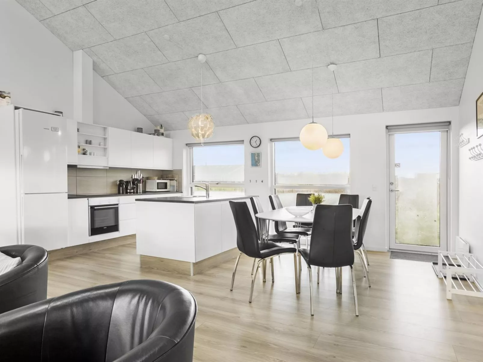 "Kirsi" - 1.6km from the sea-Dedans