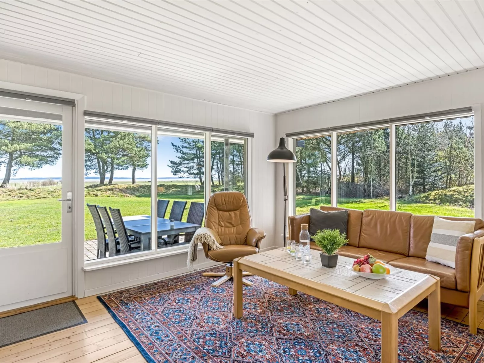 "Elny" - 500m to the fjord-Inside