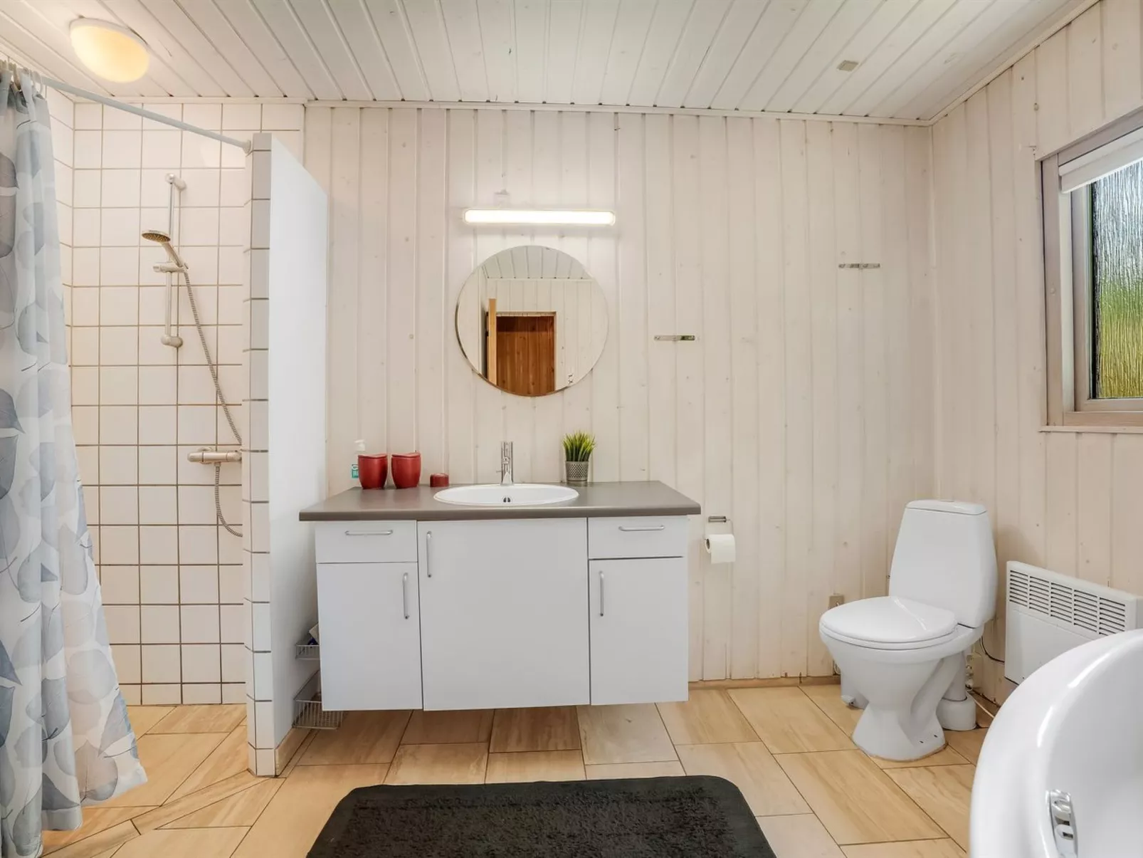 "Anine" - 200m to the fjord-Inside