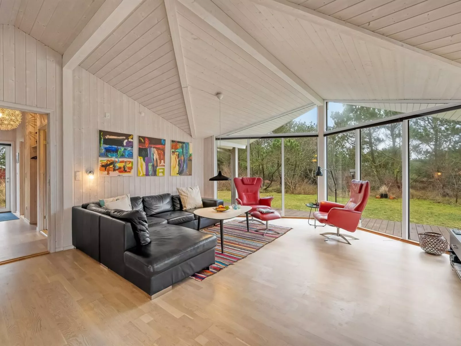 "Helen" - 500m to the fjord-Inside