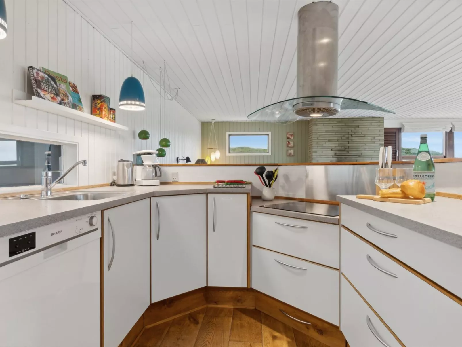 "Jobst" - 150m from the sea-Drinnen