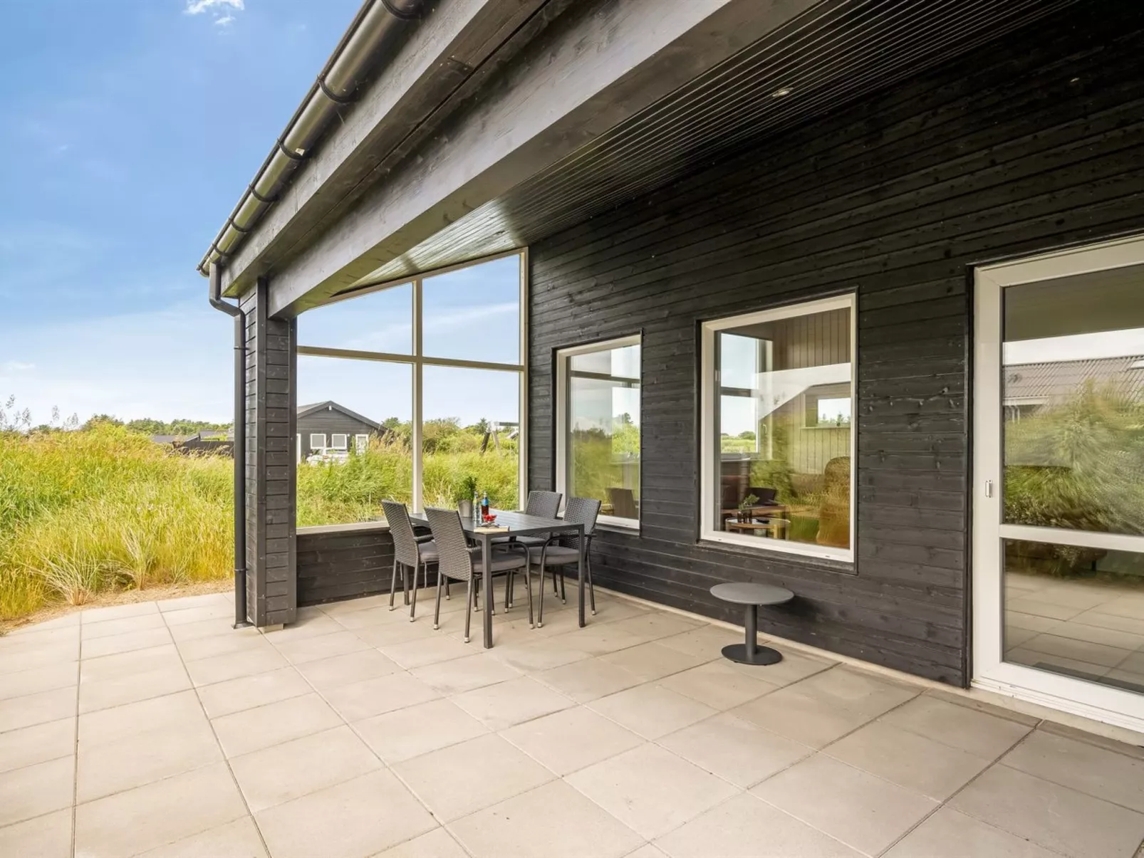 "Grith" - 1km from the sea-Outside