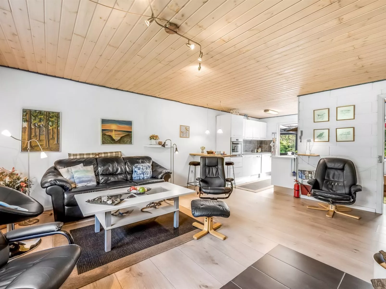 "Marillia" - 2km from the sea-Inside