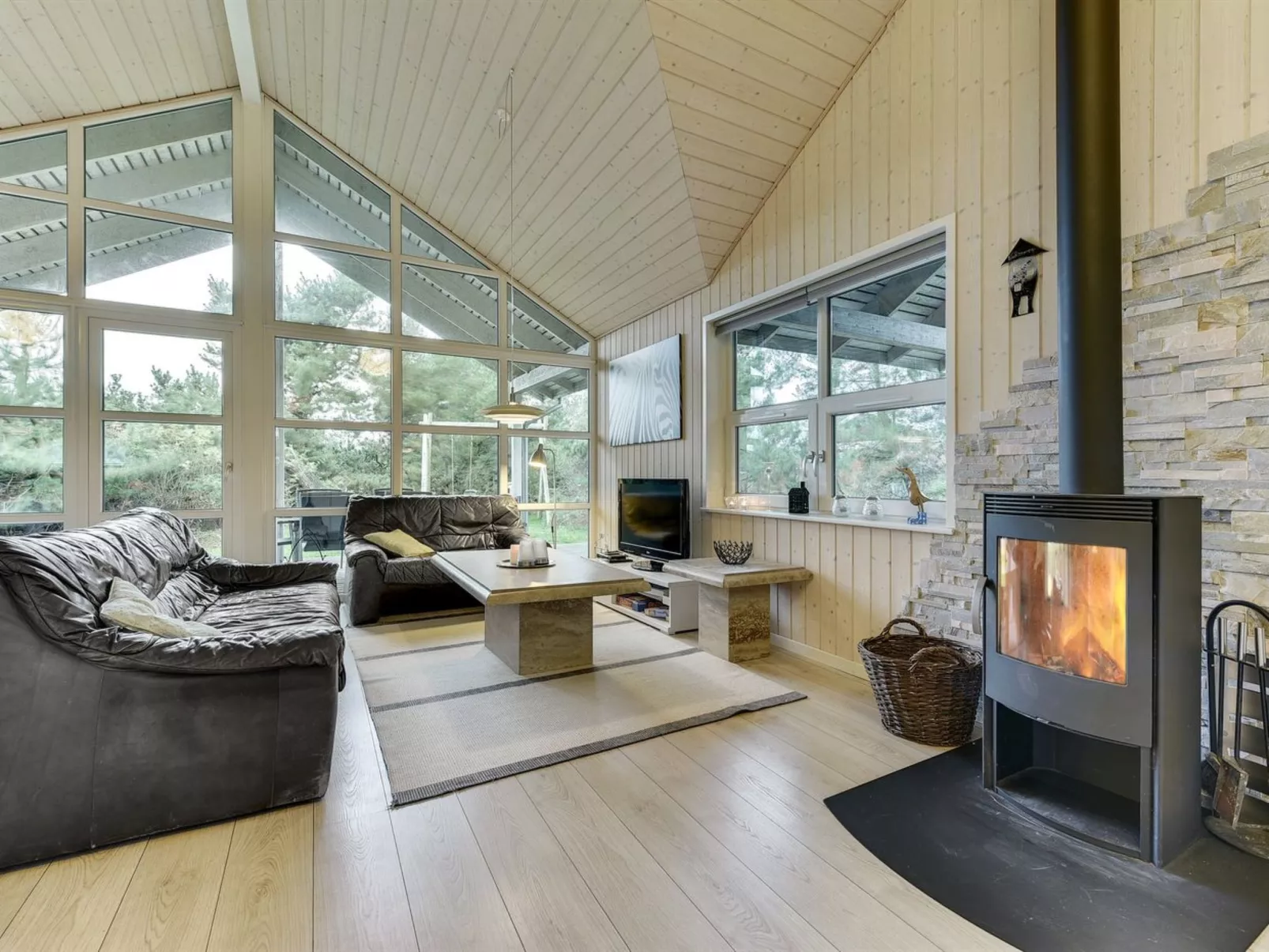 "Anethe" - 100m to the fjord-Inside