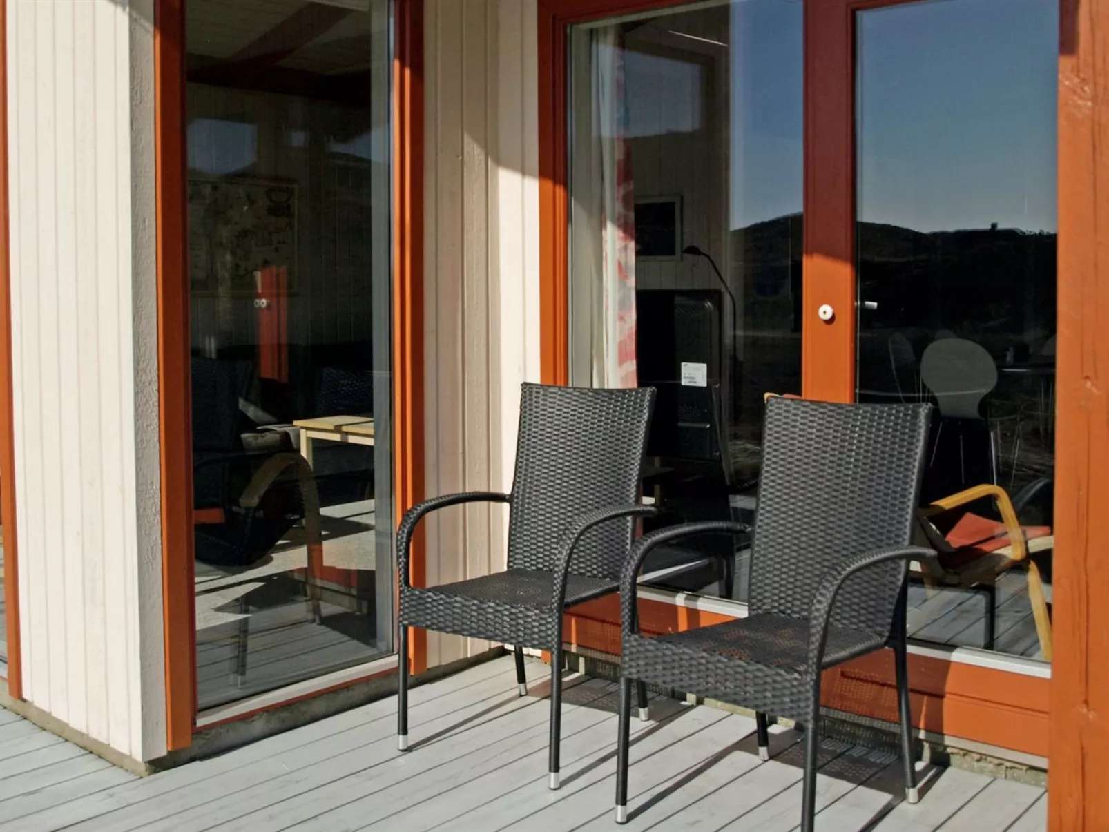 "Jorma" - 250m to the fjord-Outside