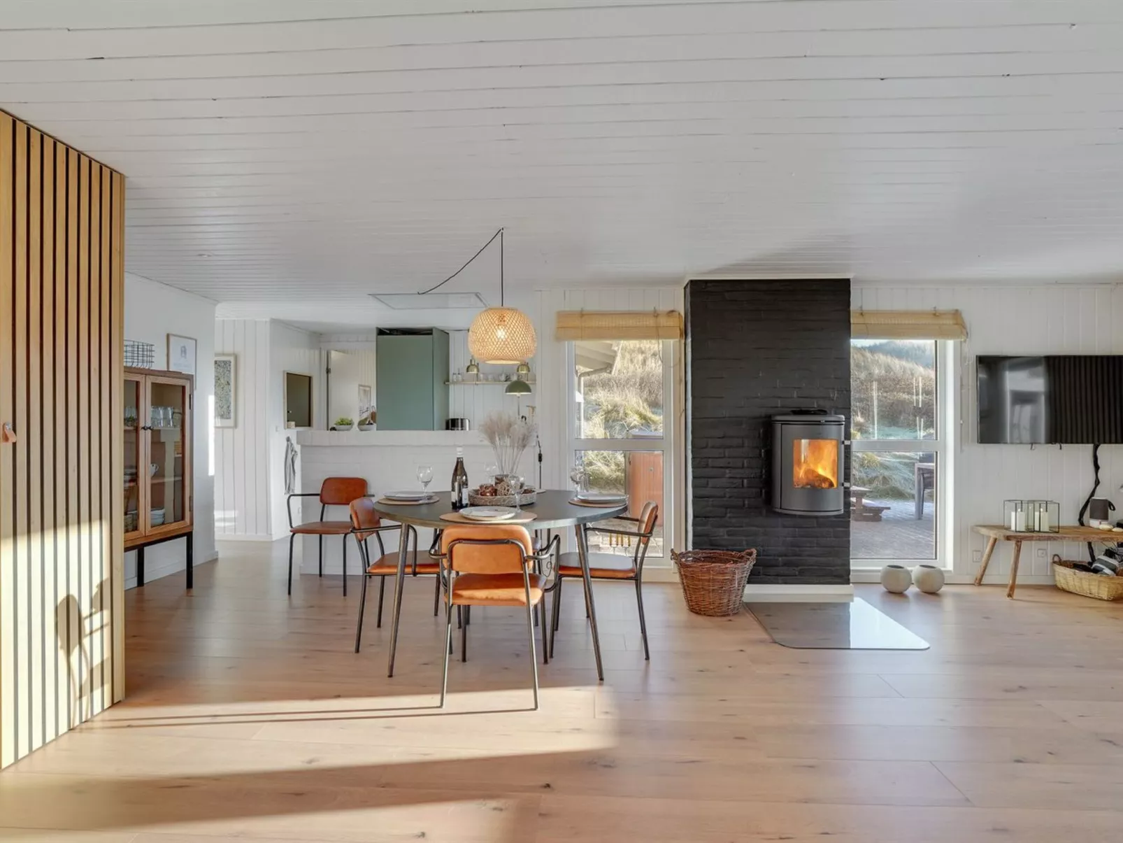 "Assa" -  from the sea-Inside