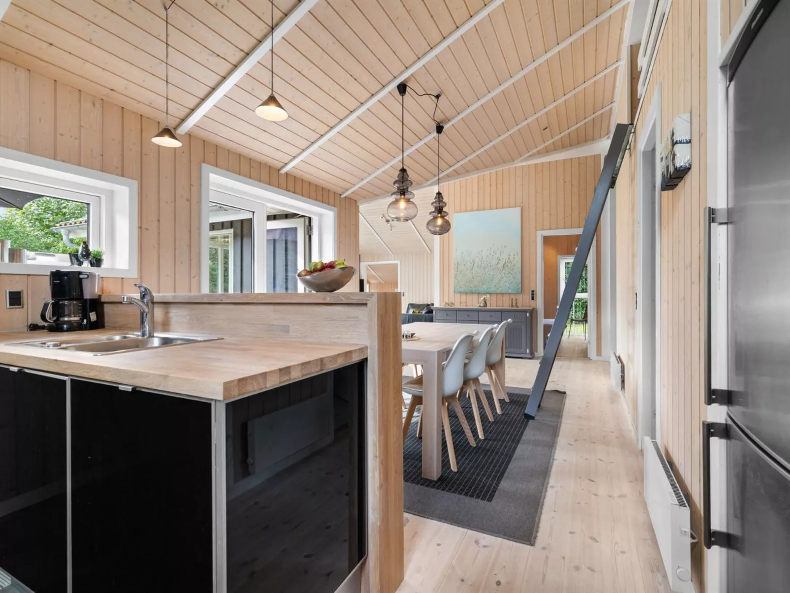 "Ønevus" - 550m from the sea-Drinnen