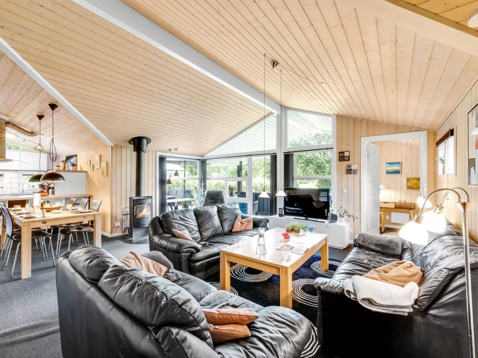 "Gurly" - 25km from the sea-Inside