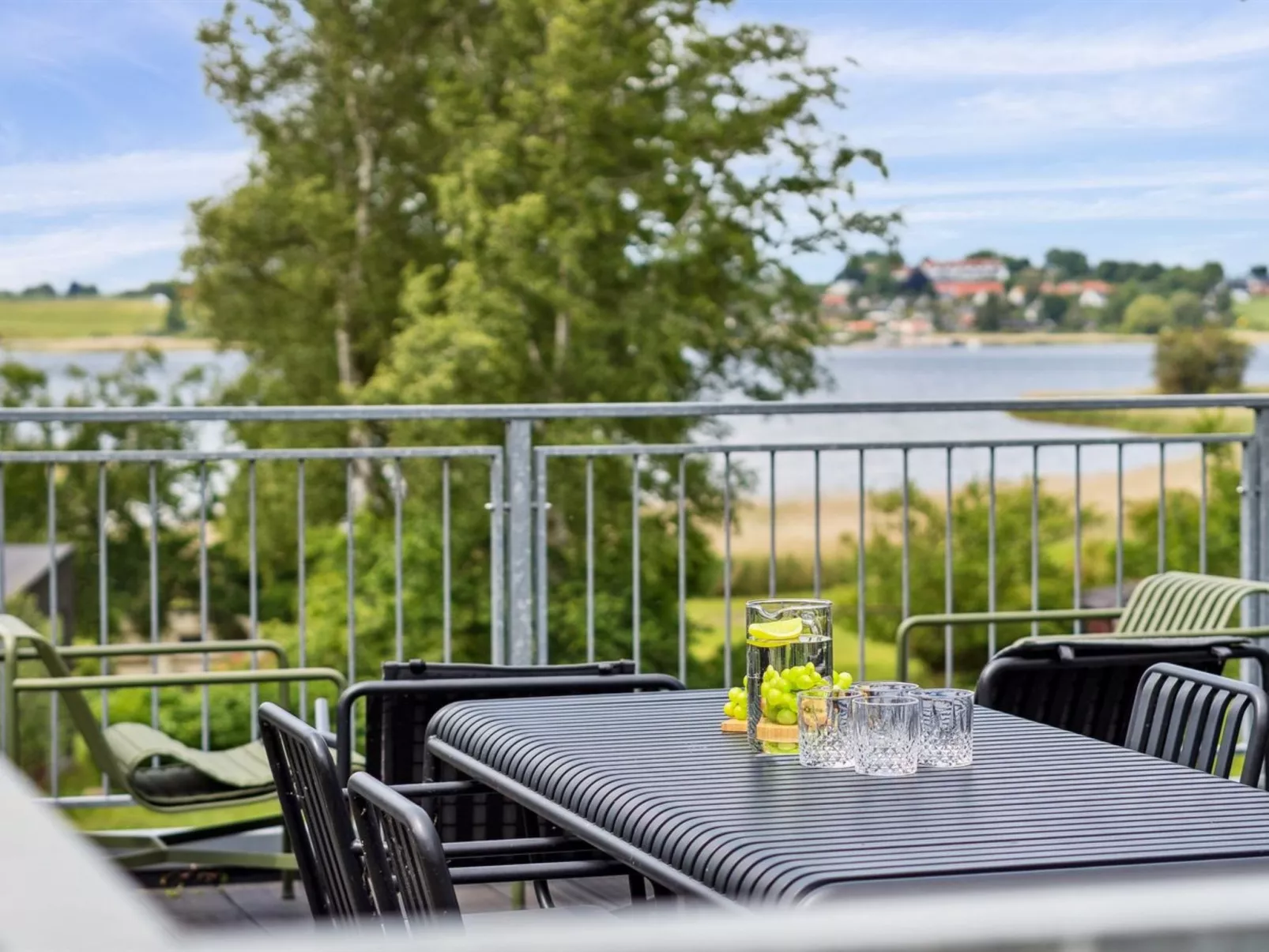 "Harka" - 100m to the fjord-Dehors