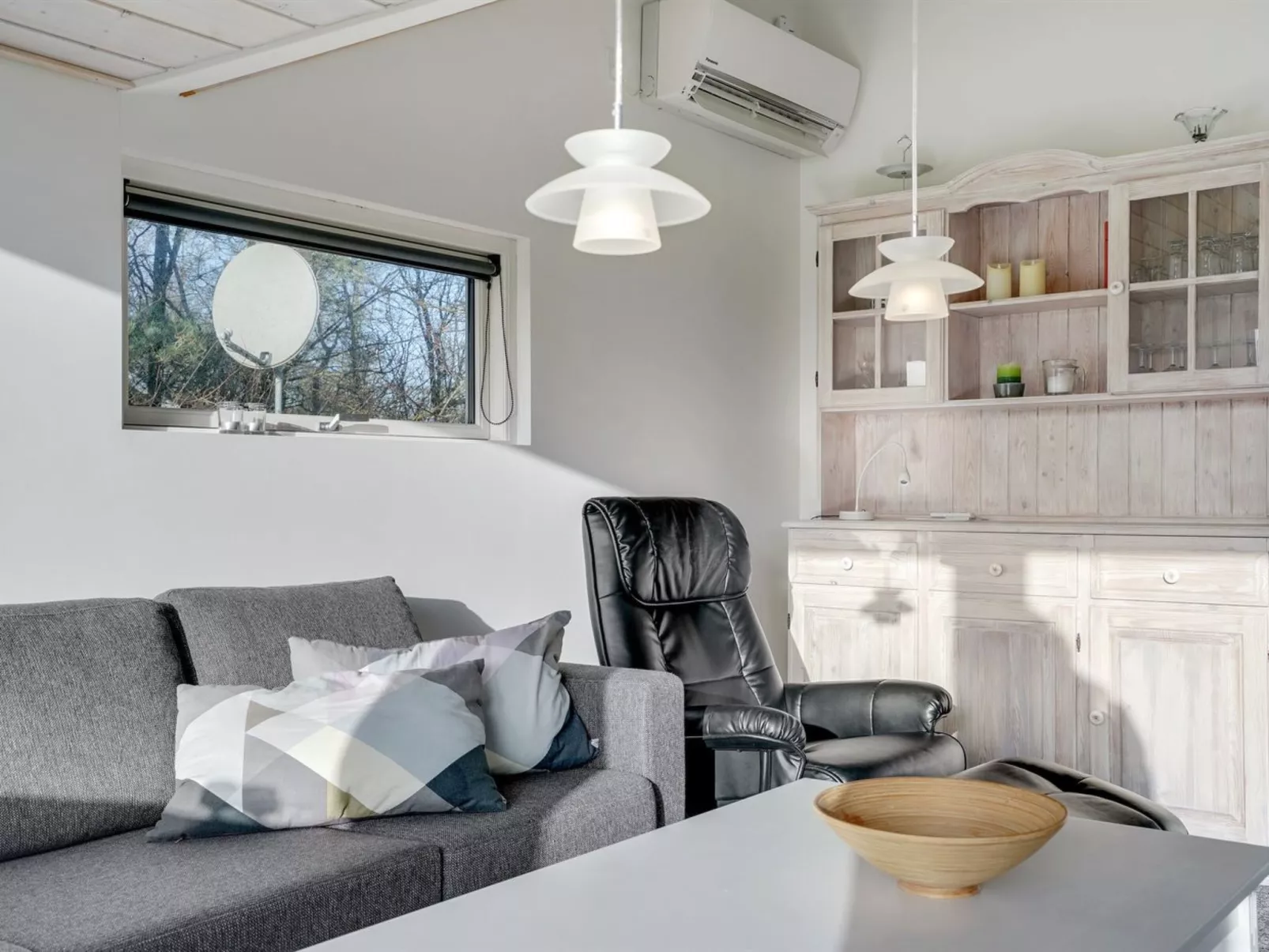 "Ingward" - 300m to the fjord-Dedans