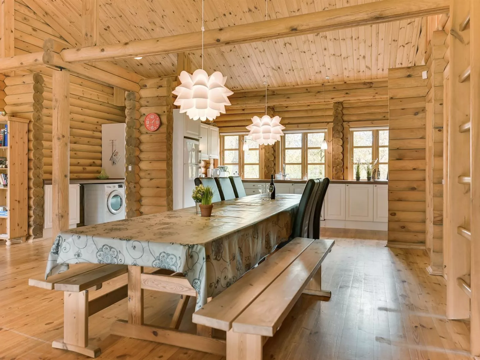 "Frederica" - 30km from the sea-Drinnen