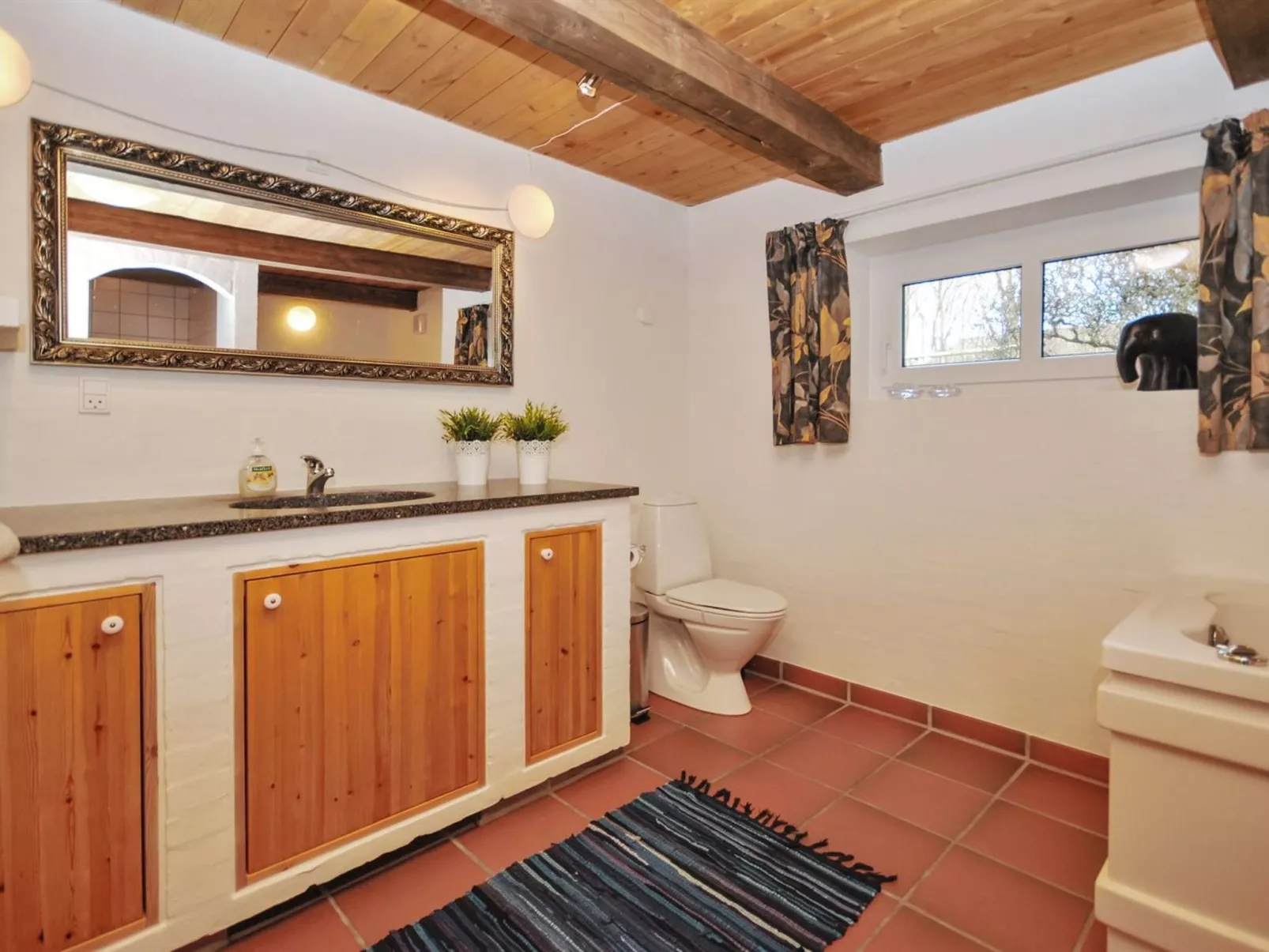 "Millie" - 3km to the fjord-Inside