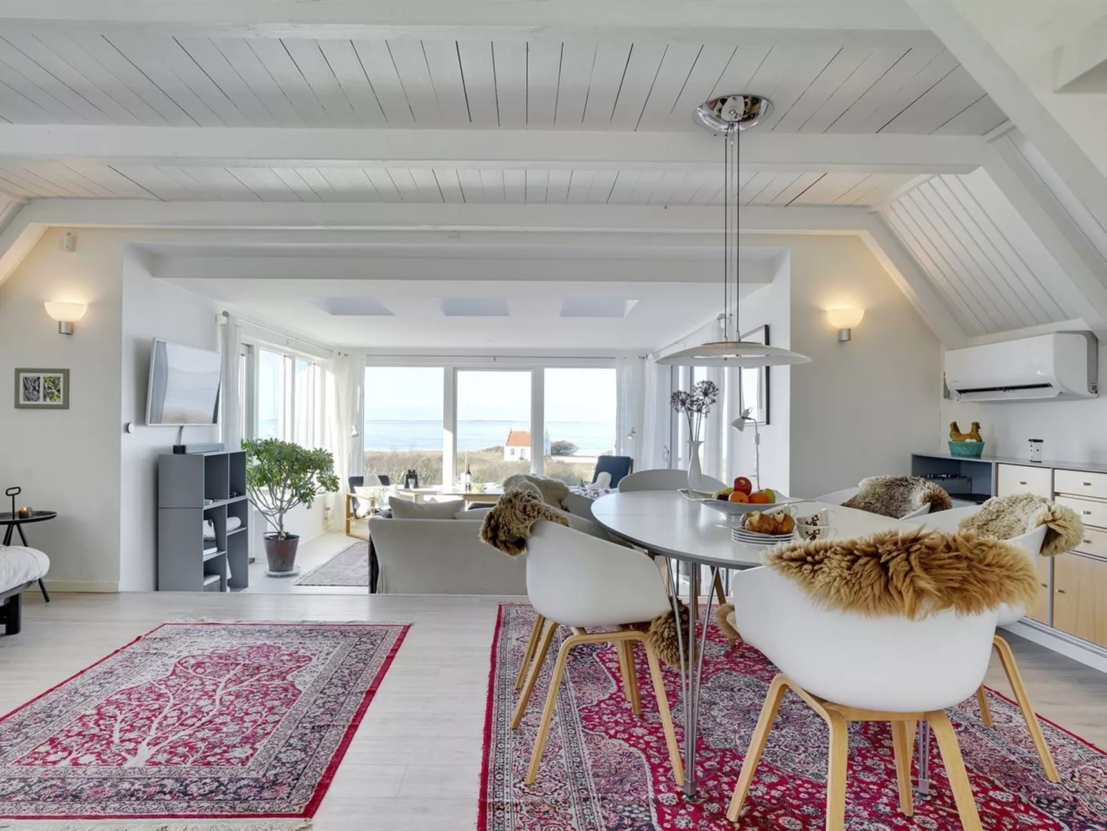 "Aranja" - 300m to the fjord-Inside