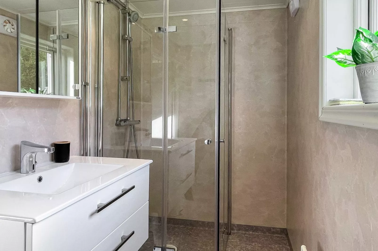 5 person holiday home in HORN-By Traum-Indoor