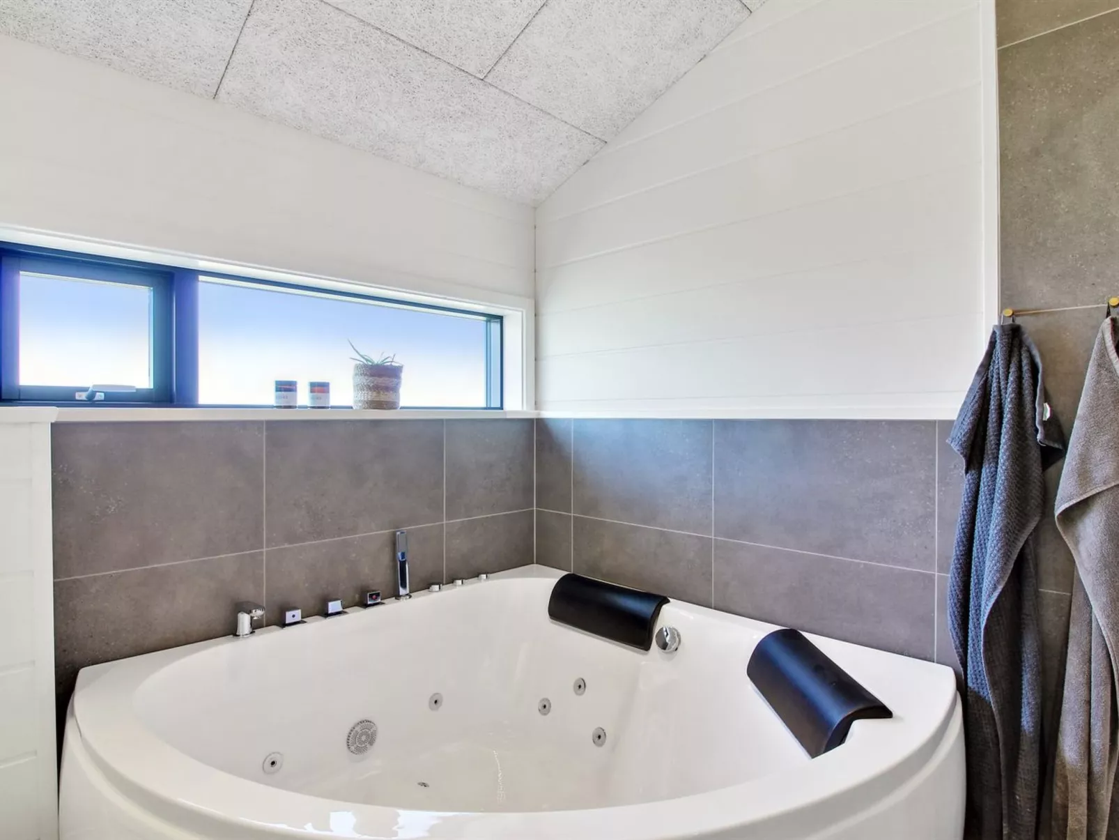 "Serey" - 1.4km from the sea-Drinnen