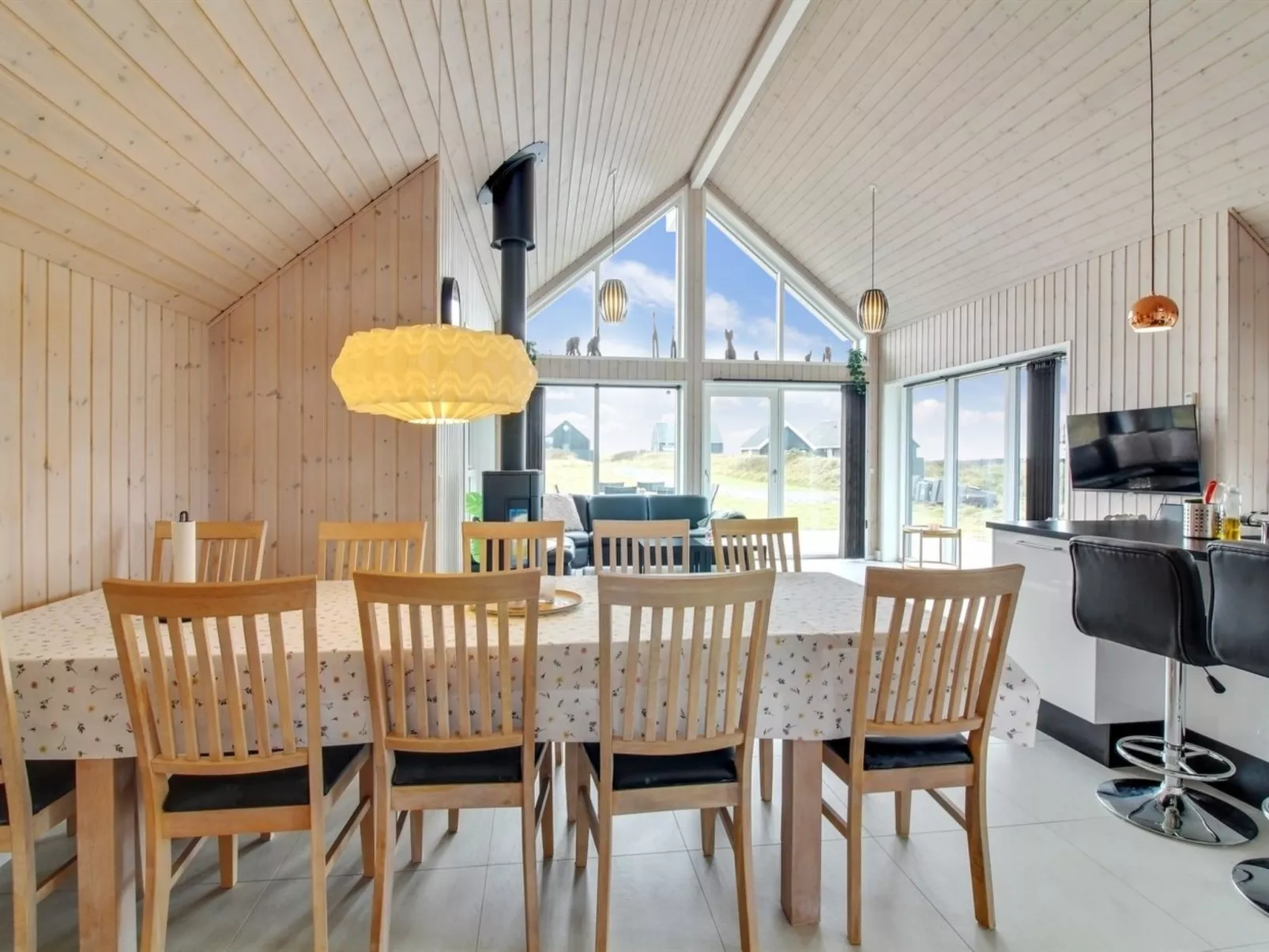 "Othinkarl" - 100m from the sea-Inside