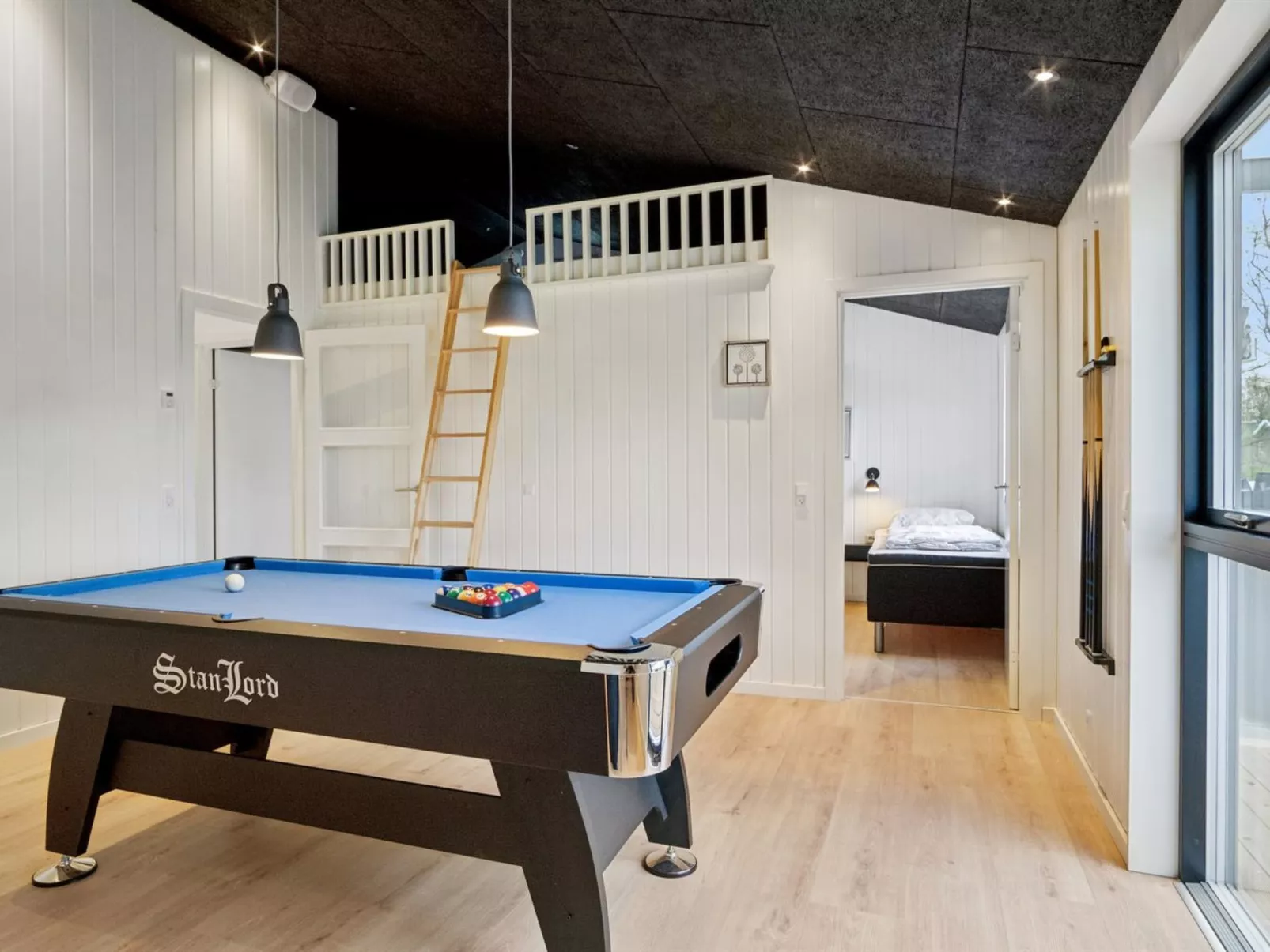 "Jul" - 300m from the sea-Inside