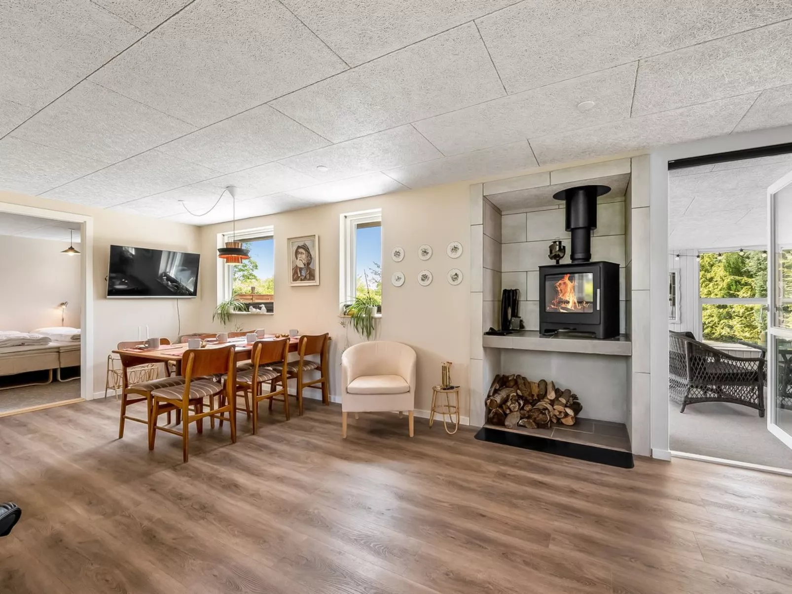 "Eira" - 350m to the fjord-Inside