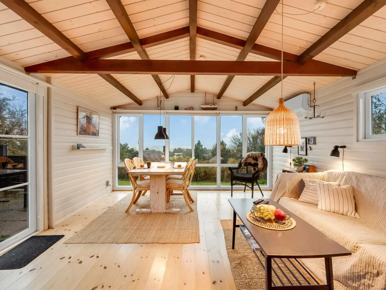 "Dimo" - 300m to the fjord-Inside