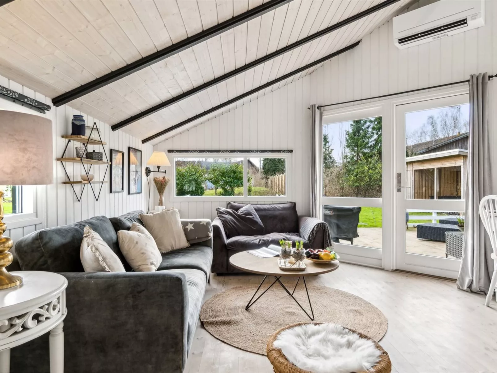 "Myra" - 425m from the sea-Dedans