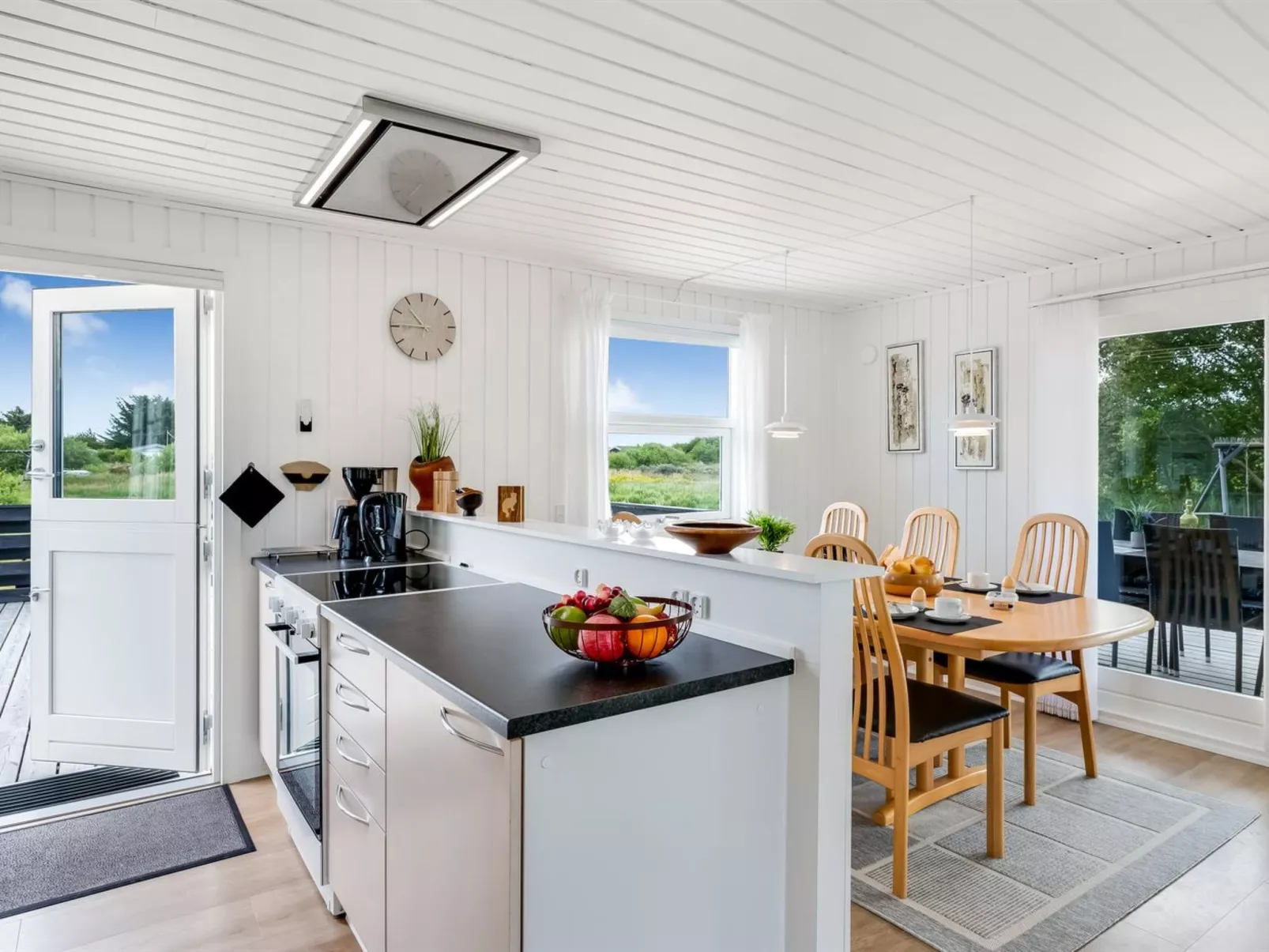 "Bentine" - 400m from the sea-Dedans