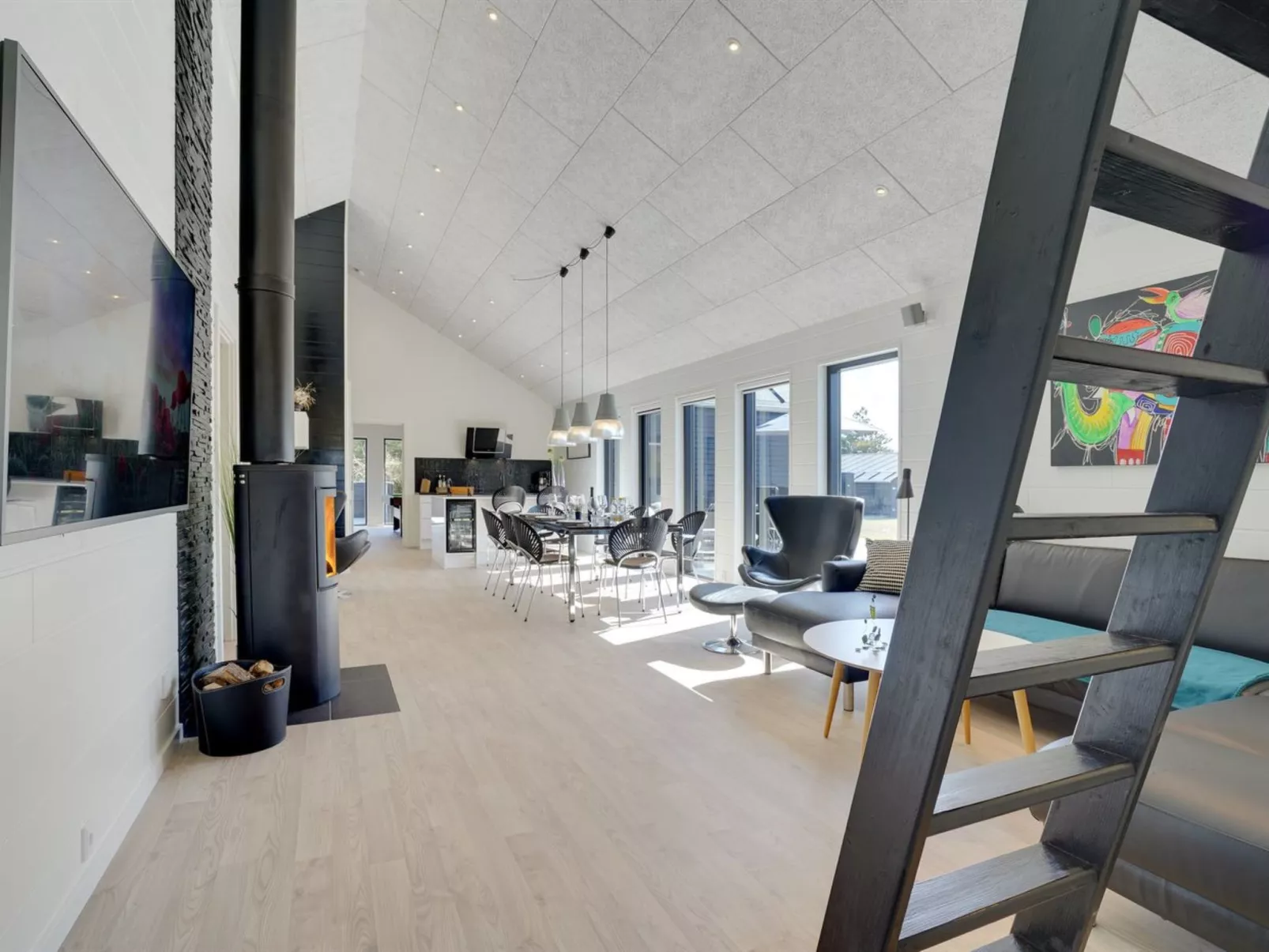 "Henrikke" - 500m to the fjord-Dedans