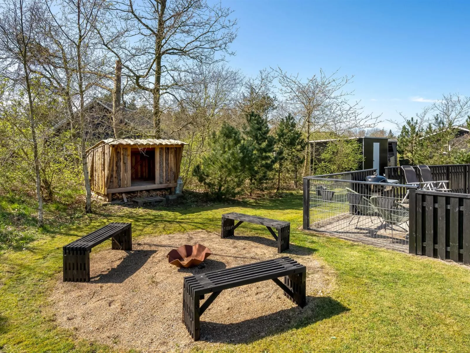 "Rekke" - 300m to the fjord-Dehors