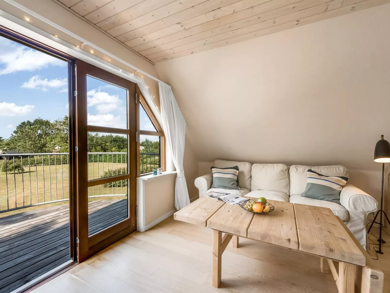 "Hendrina" - 250m to the fjord-Inside