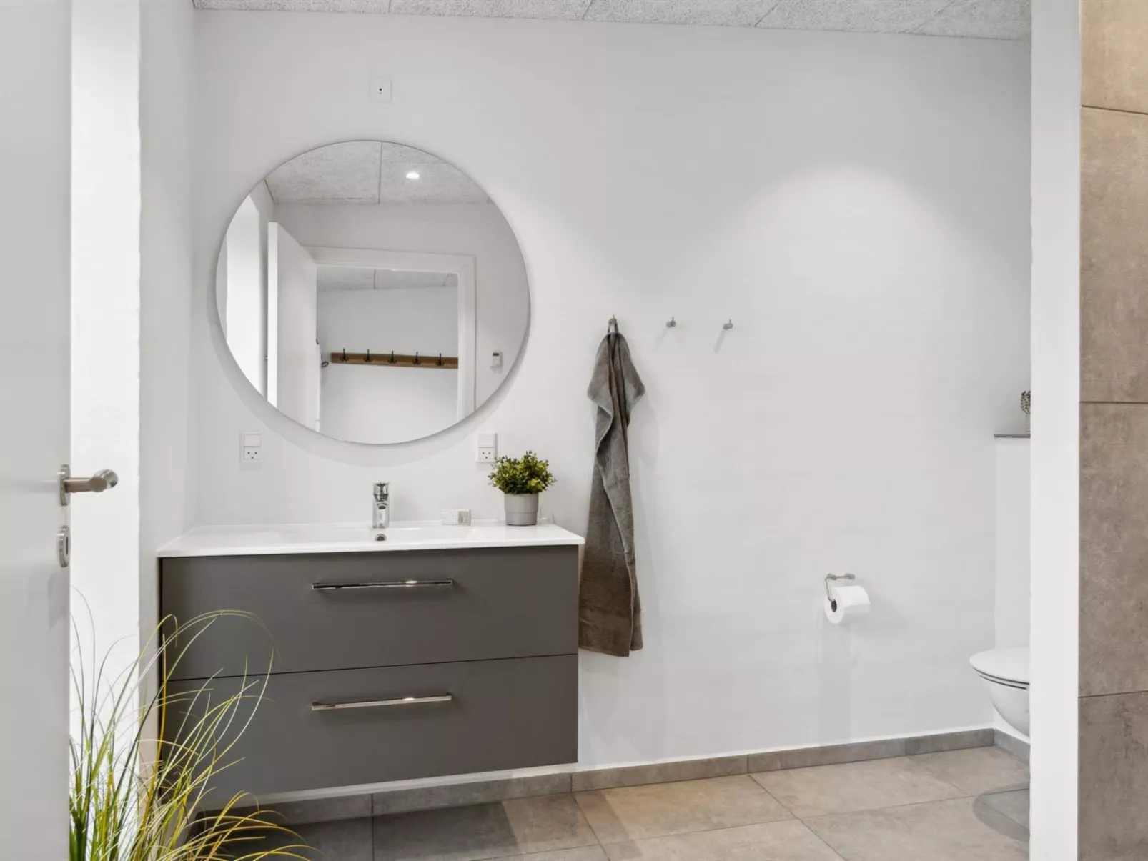 "Ann" - 1.3km from the sea-Dedans