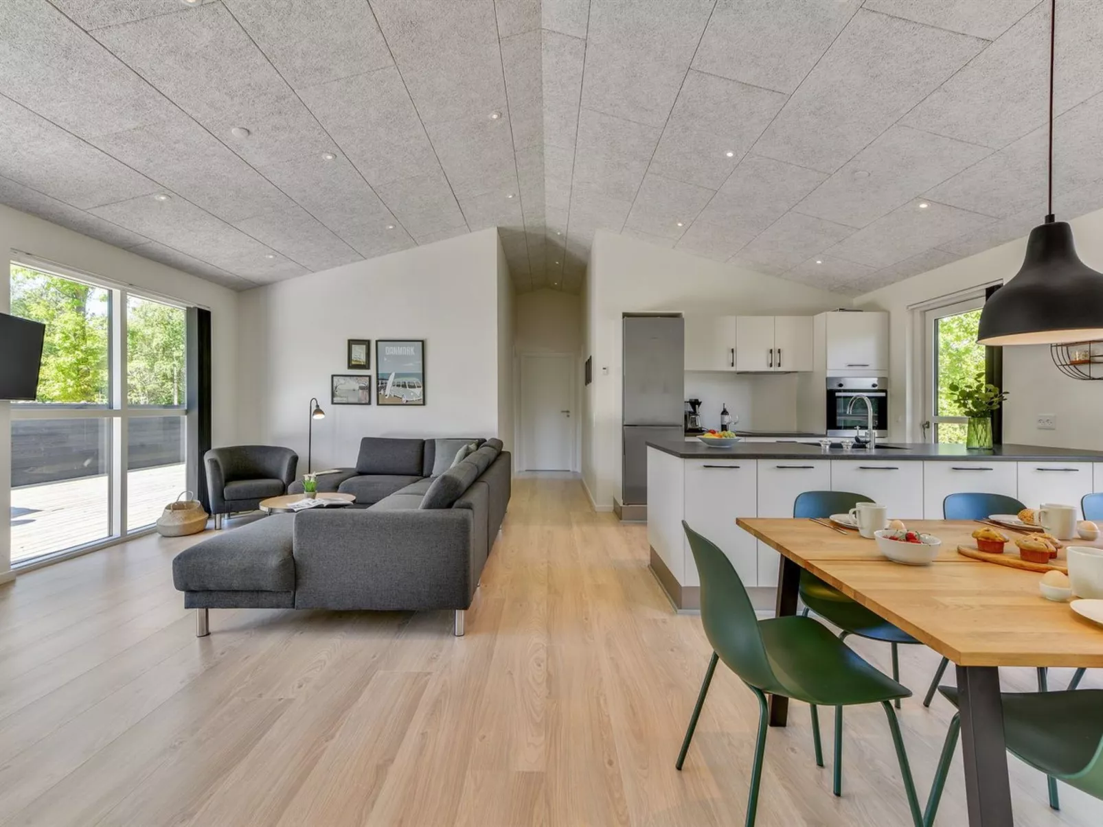 "Merve" - 800m to the fjord-Inside