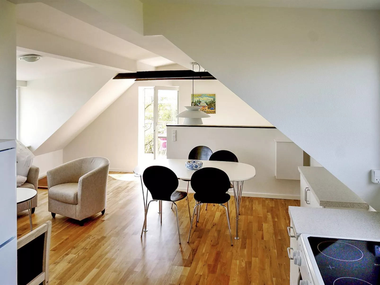 "Mirja" - 50m to the fjord-Drinnen