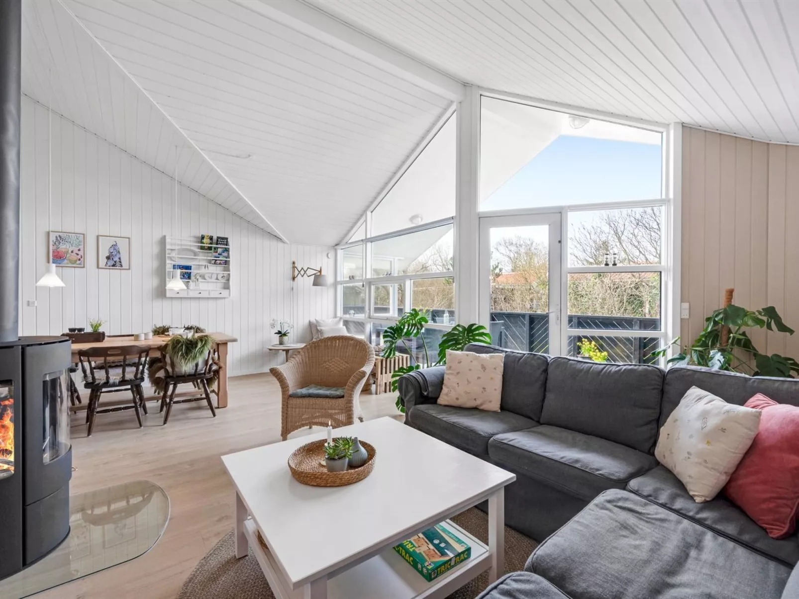 "Ingelis" - 150m to the fjord-Inside