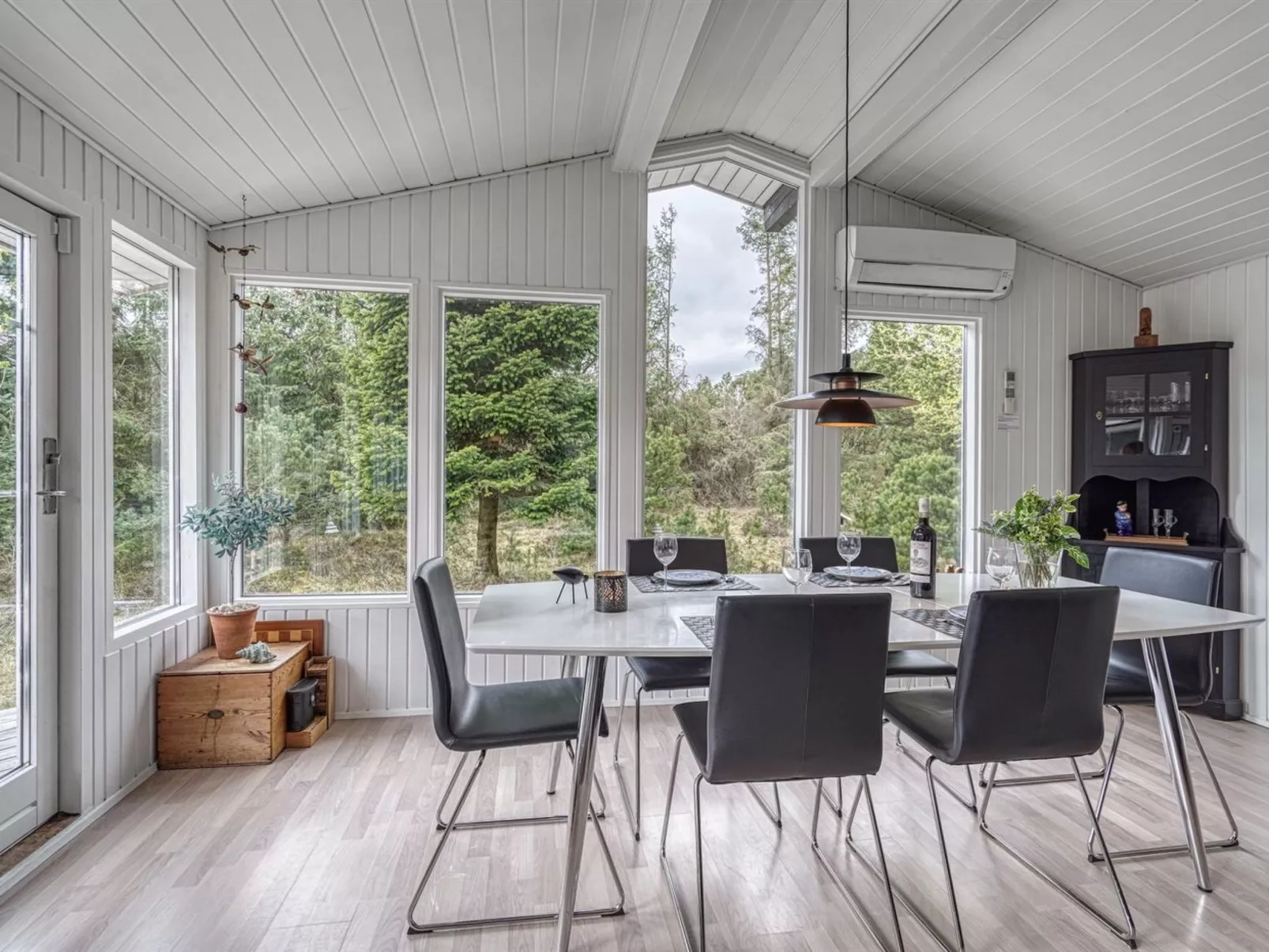 "Taneli" - 2.2km from the sea-Inside