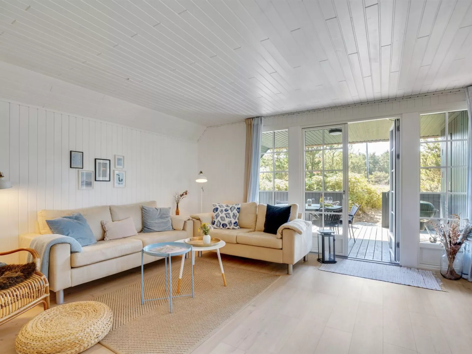 "Sine" - 500m from the sea-Inside