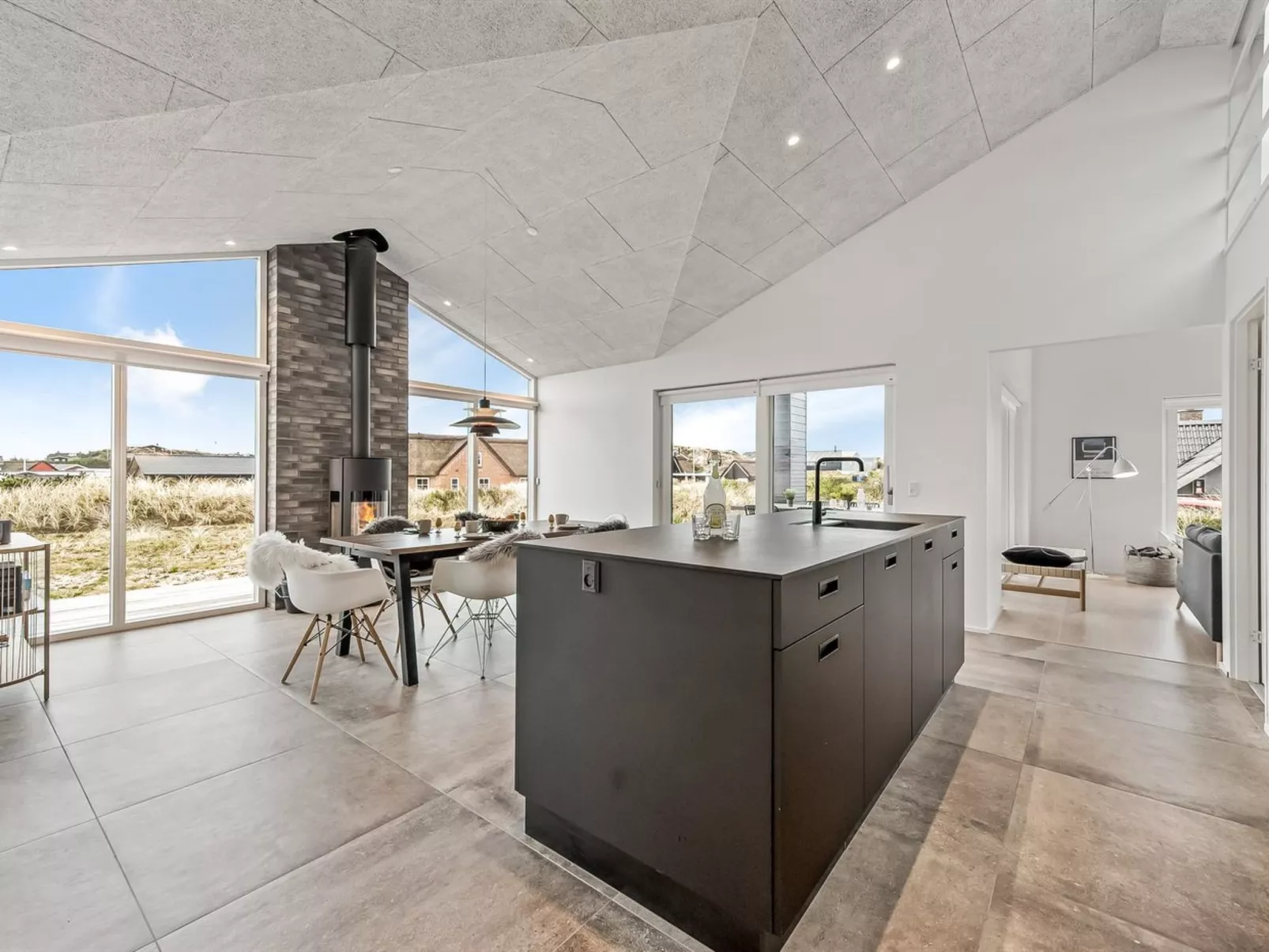 "Chenoa" - 350m from the sea-Dedans