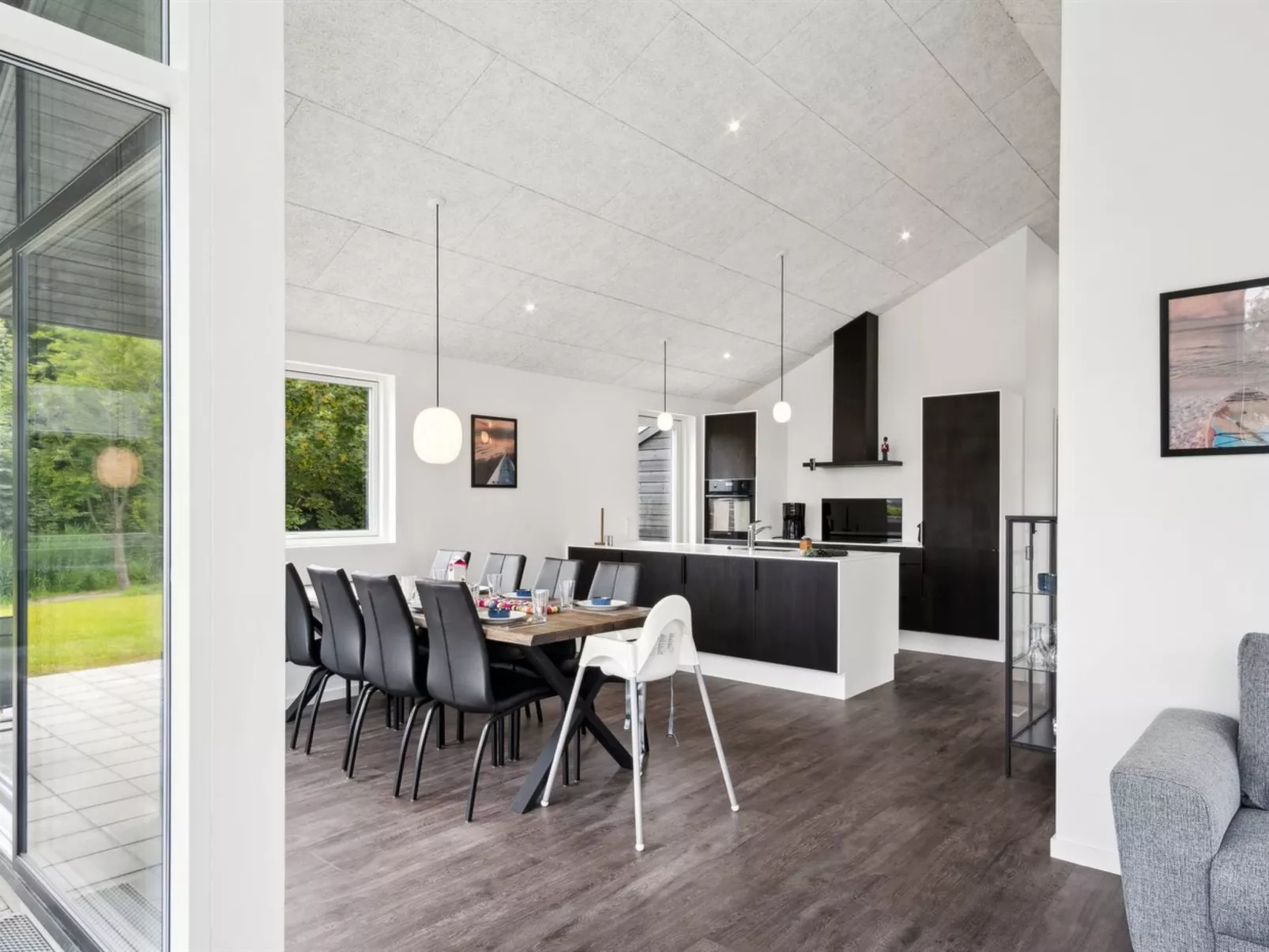 "Stygg" - 75m from the sea-Inside