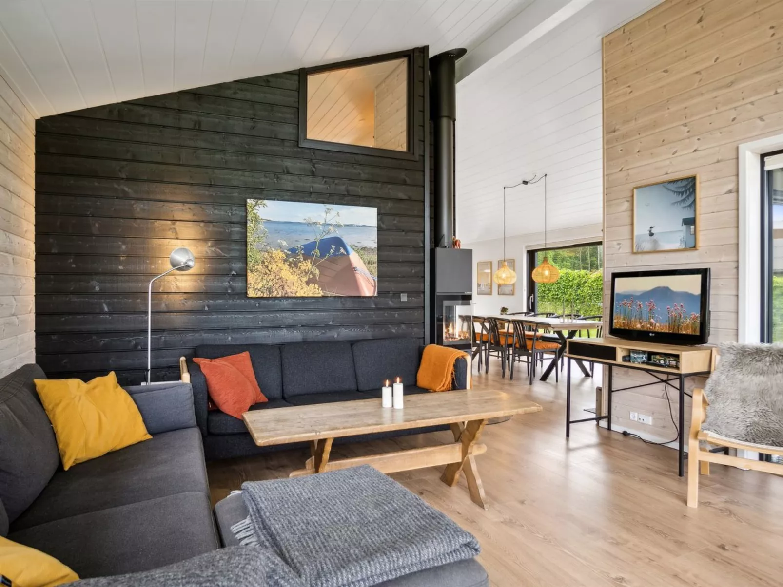 "Huldrik" - 100m from the sea-Inside