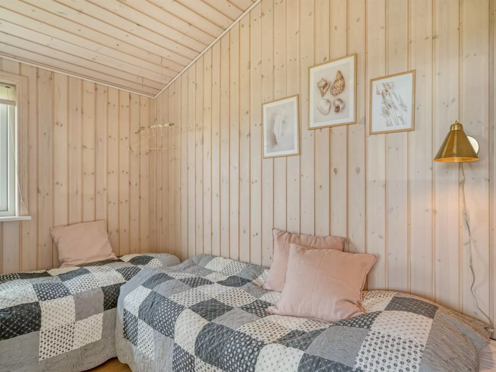 "Gedda" -  from the sea-Inside