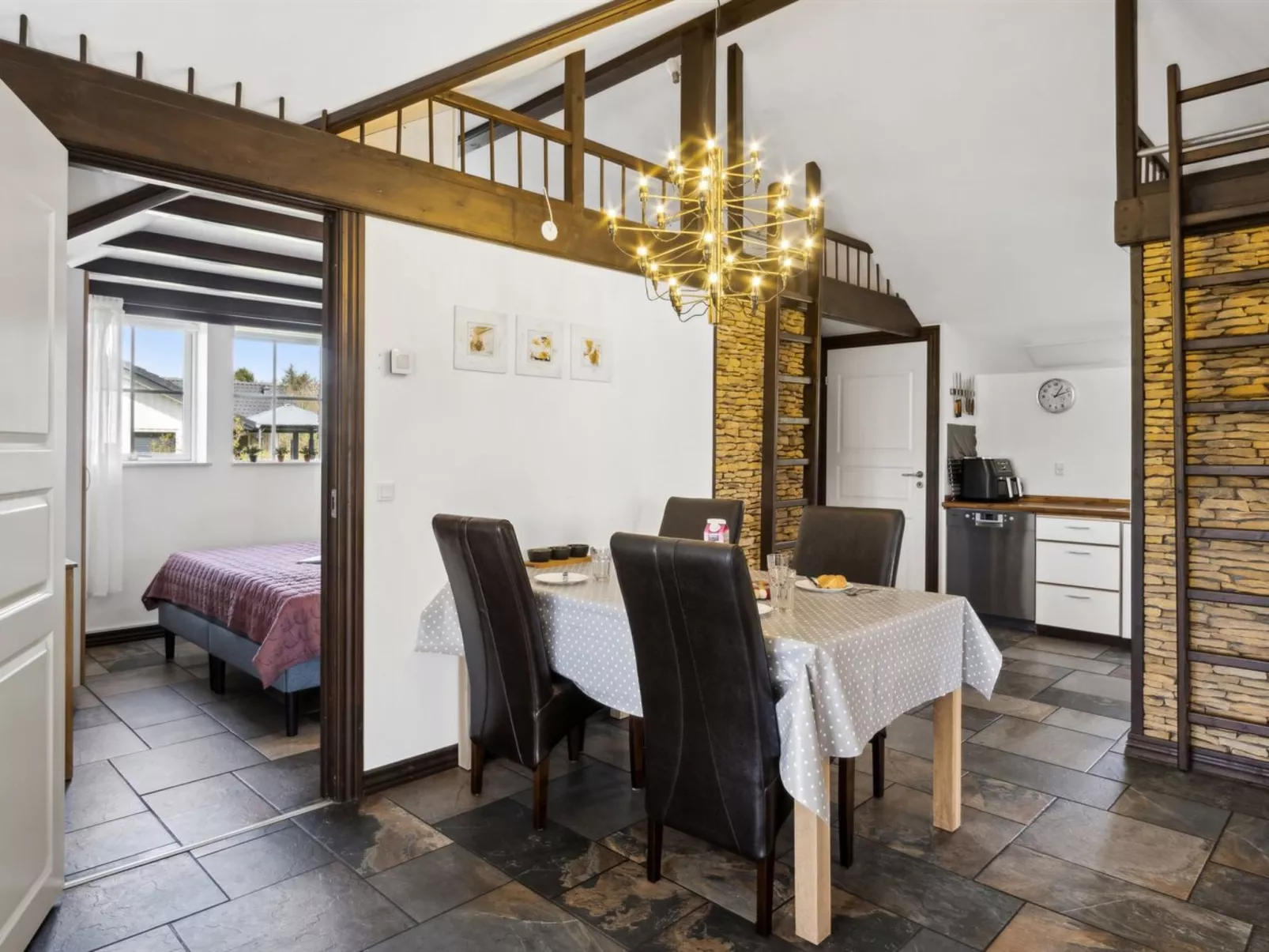 "Sippora" - 29km from the sea-Inside