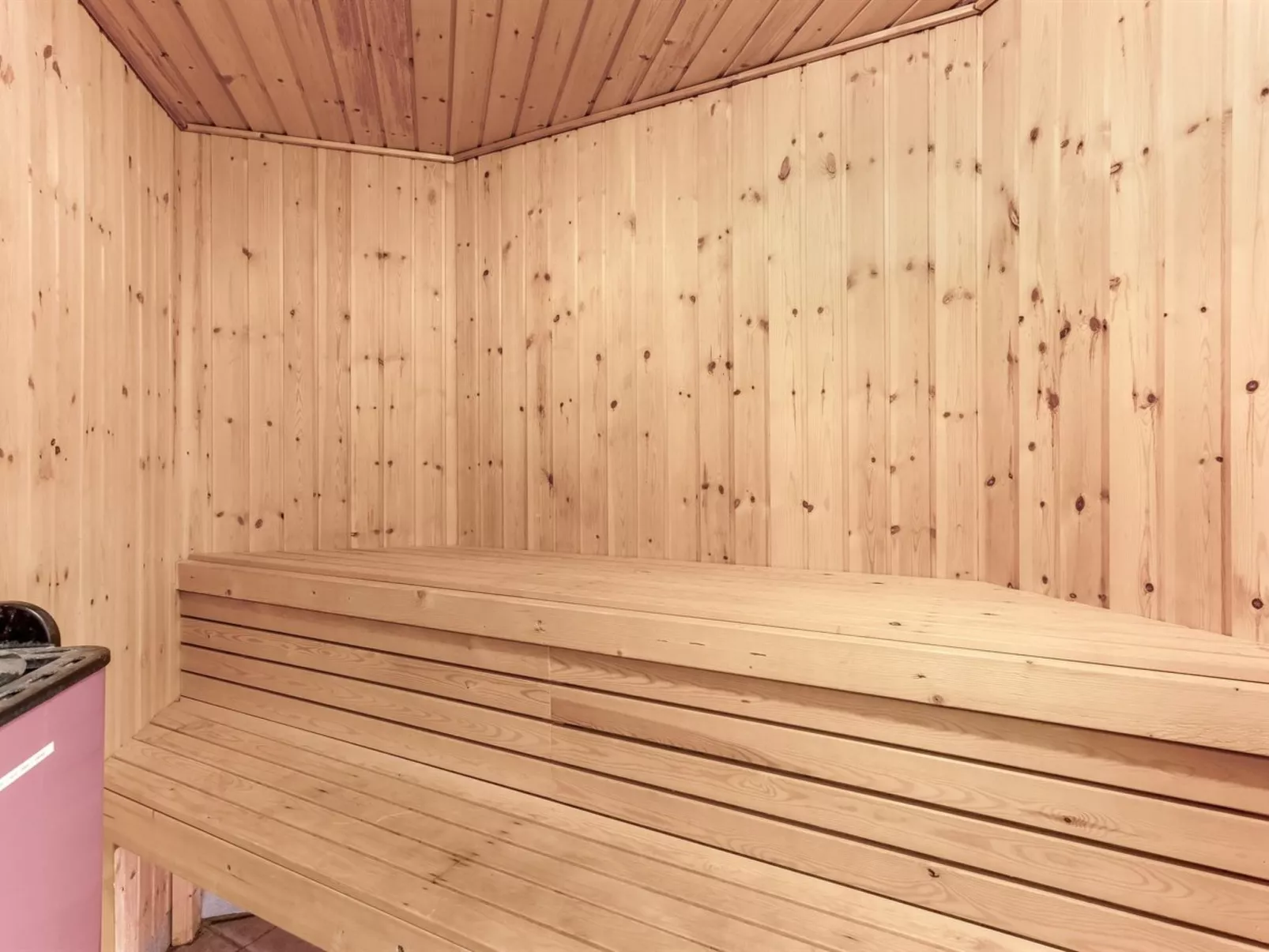 "Samine" - 2km from the sea-Inside