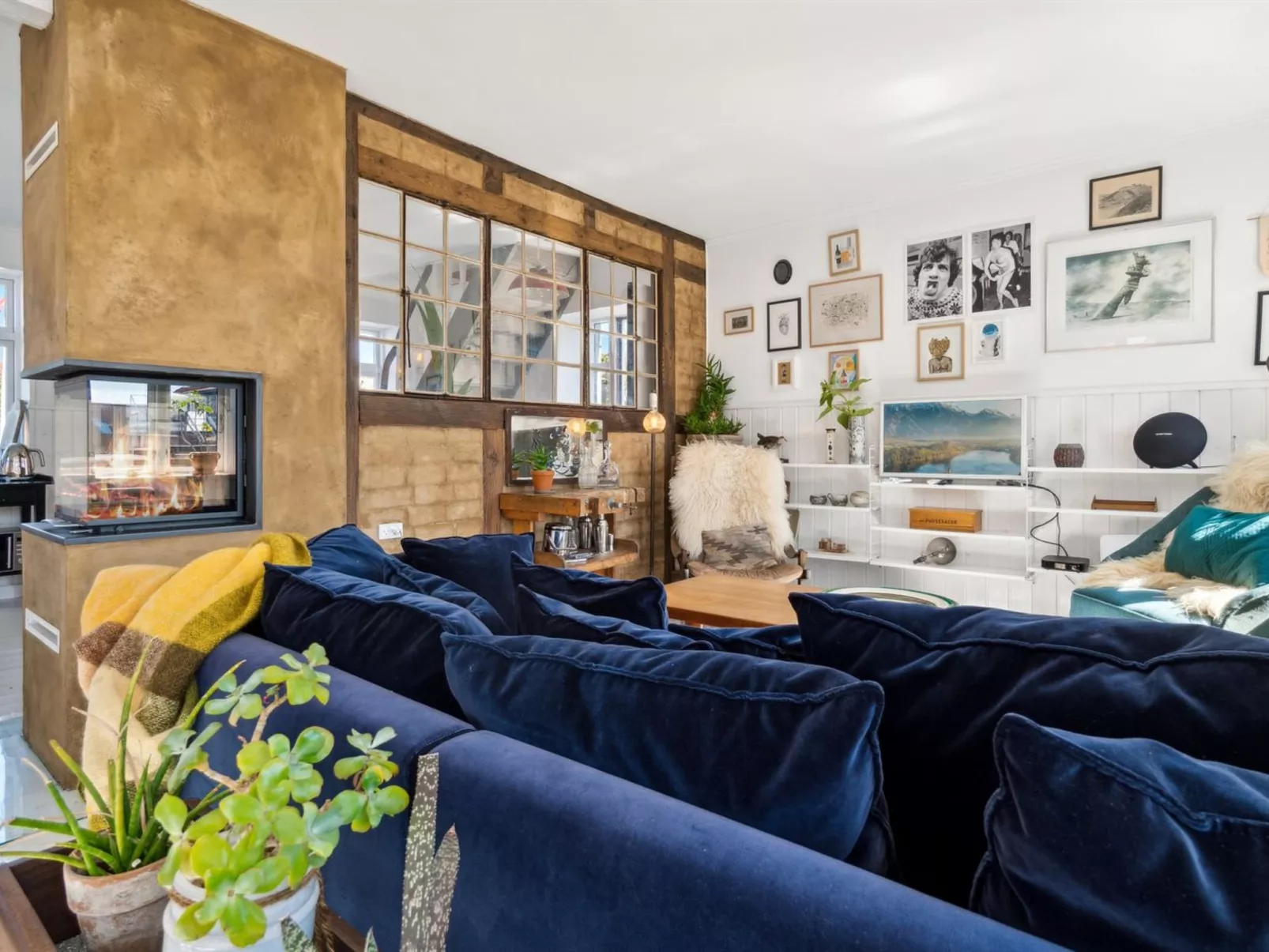 "Hebba" - 125m from the sea-Drinnen