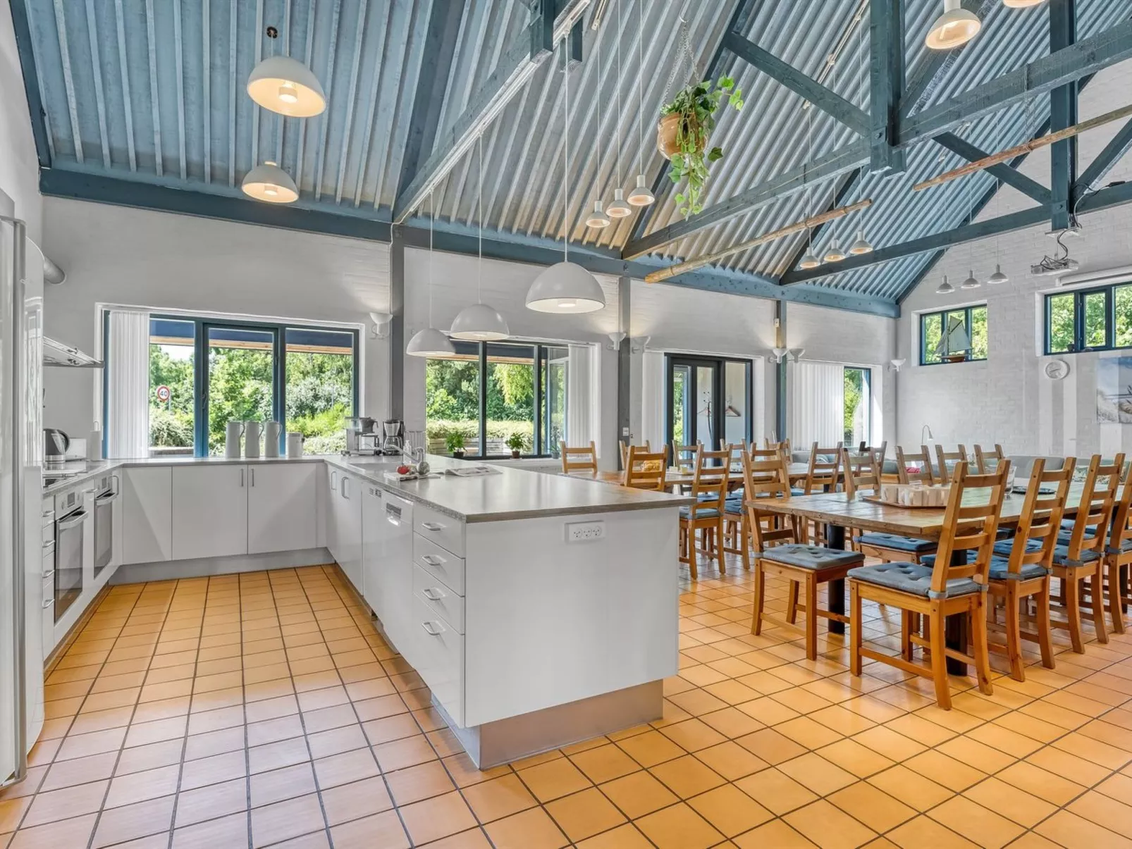 "Øthulf" - 200m from the sea-Drinnen